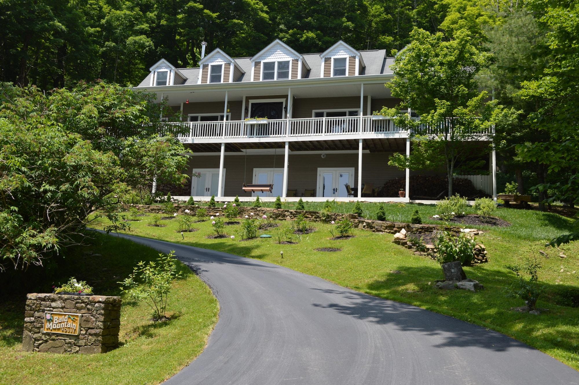 Vista Exterior Bald Mountain House Inn at the Wolf Laurel Resort
