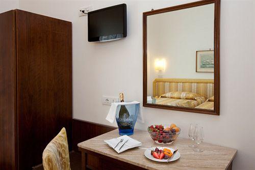 Set de Habitación Hotel Royal Hills