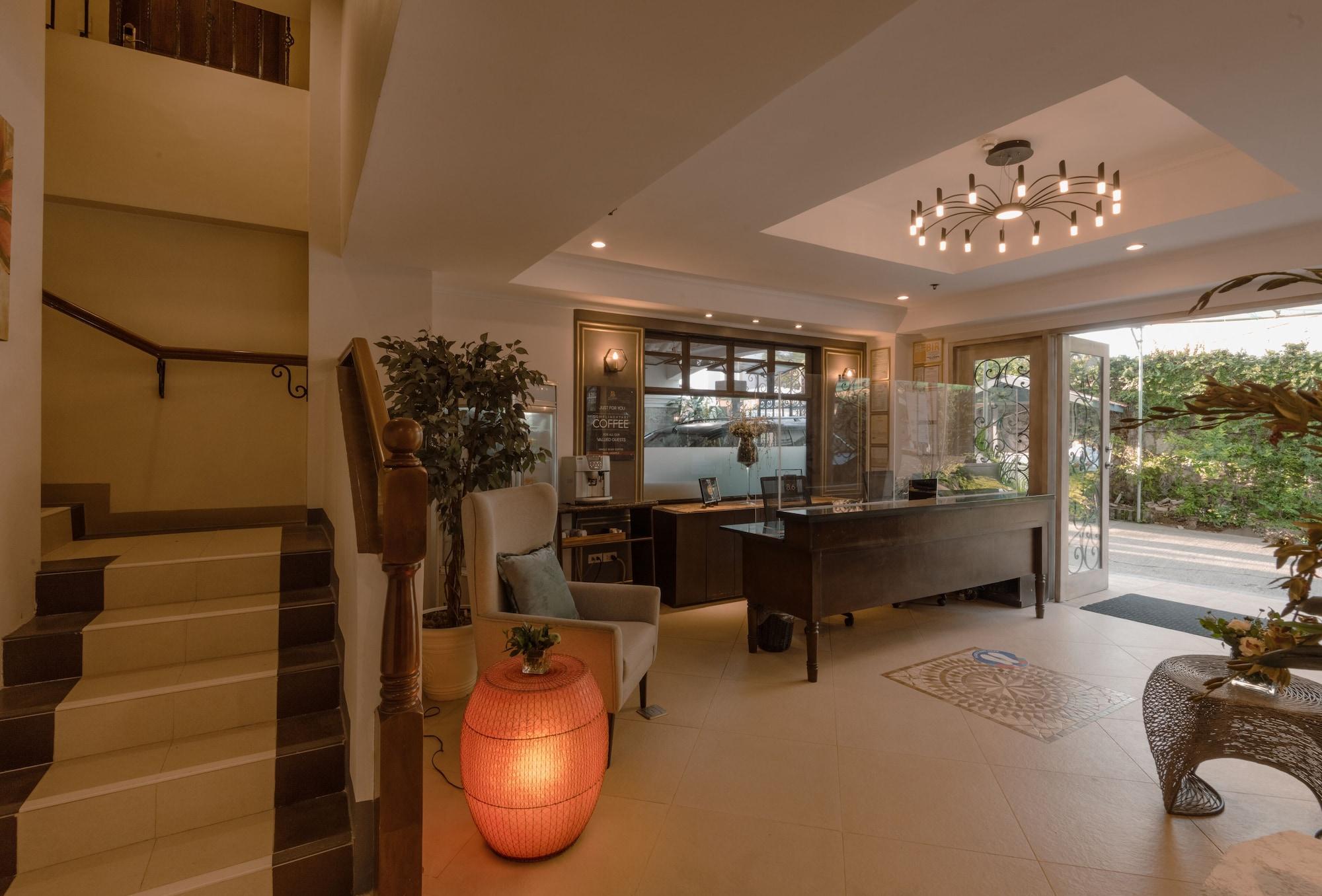 Vista Lobby Sta. Barbara Residence Hotel
