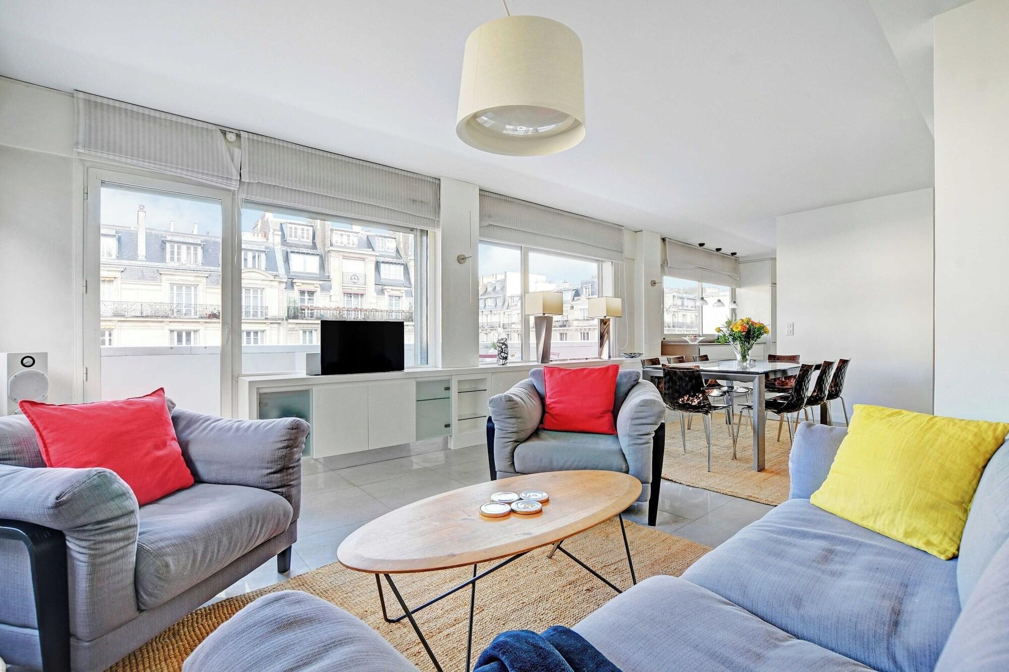 Varios Exceptional 3bdr/6p apt - View of the Eiffel Tower