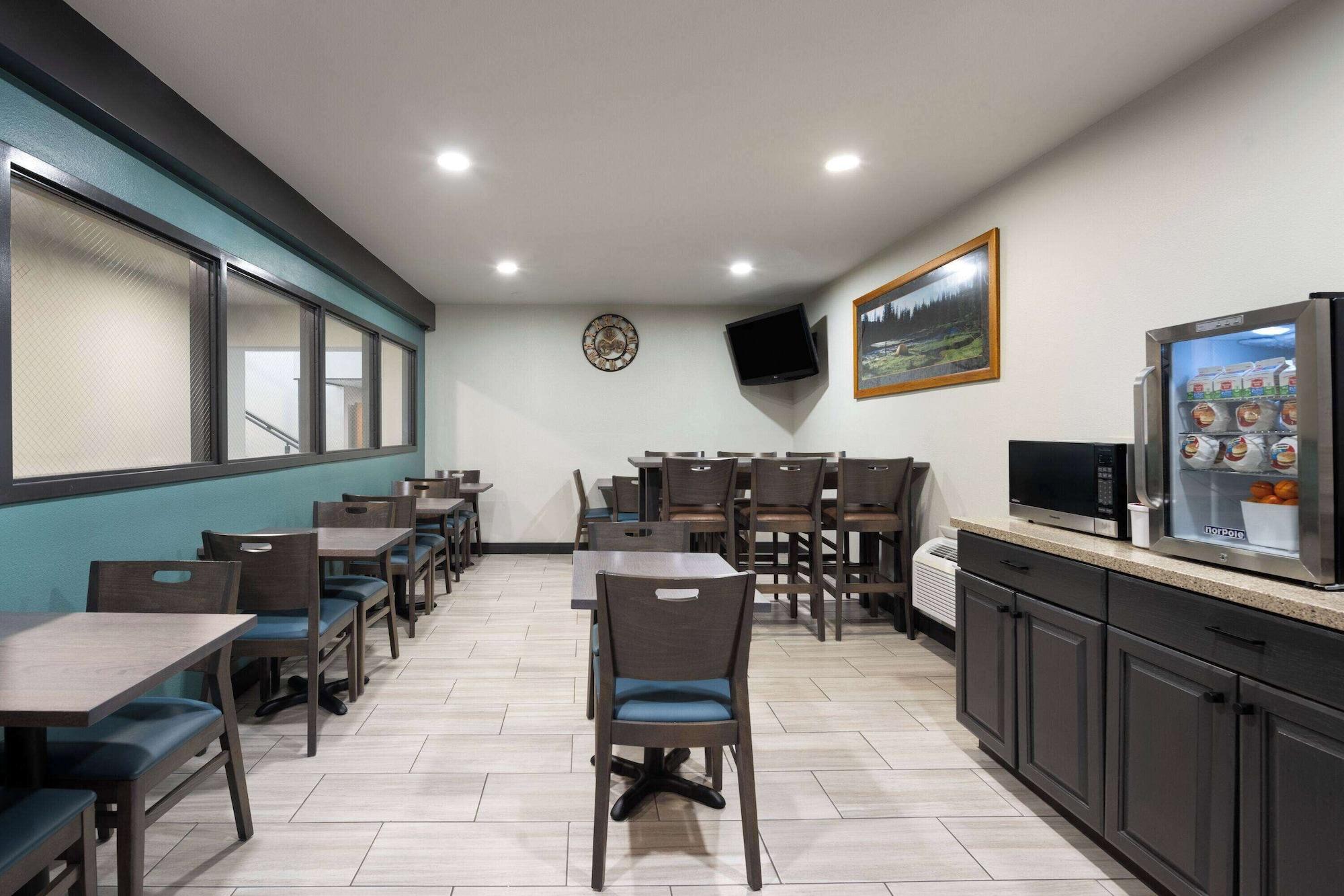 Restaurant Super 8 by Wyndham Columbus