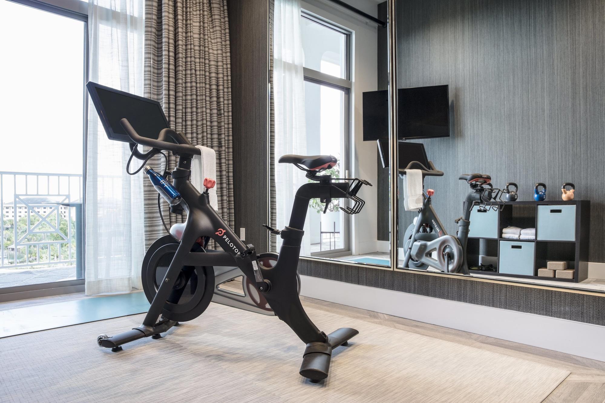 Gimnasio Universal's Loews Sapphire Falls Resort