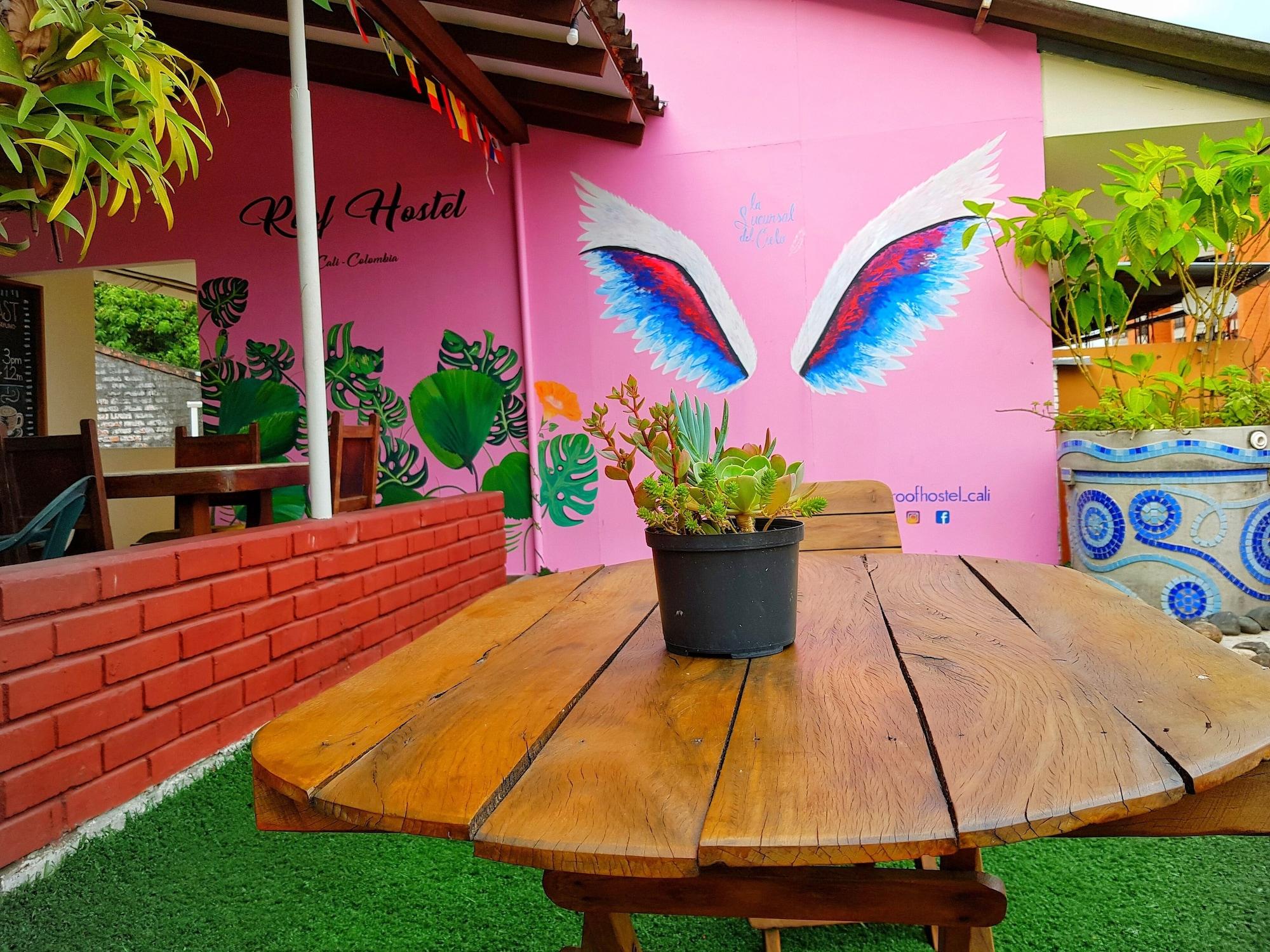 Varios Roof Hostel