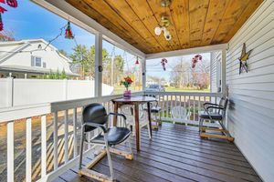 Alquiler Vacacional - Westfield Vacation Rental w/ Porch, Pets Welcome!