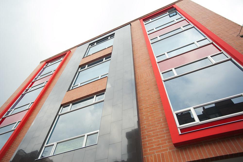 Vista Exterior Hotel Castellana 100