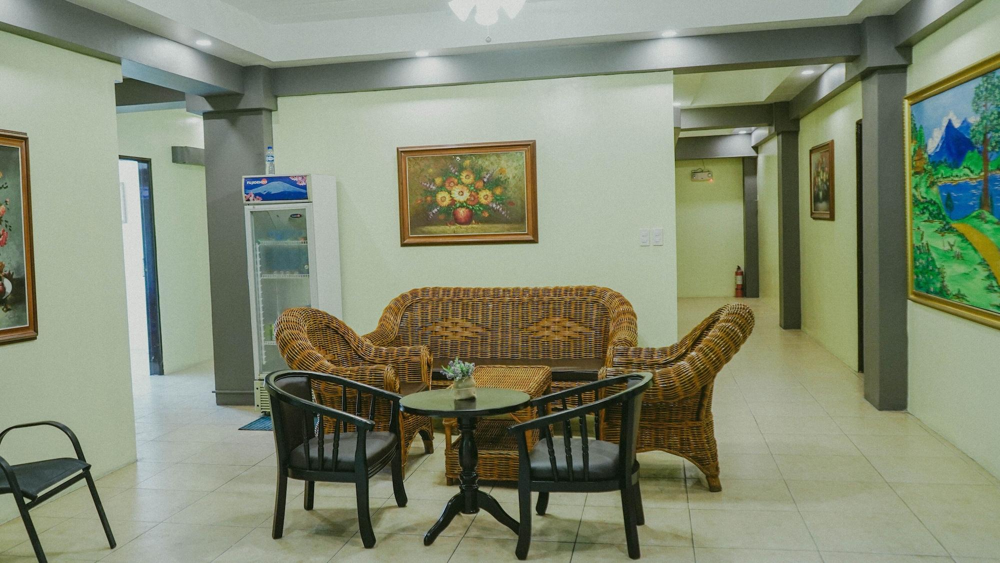 Vista Lobby 2428 Suites