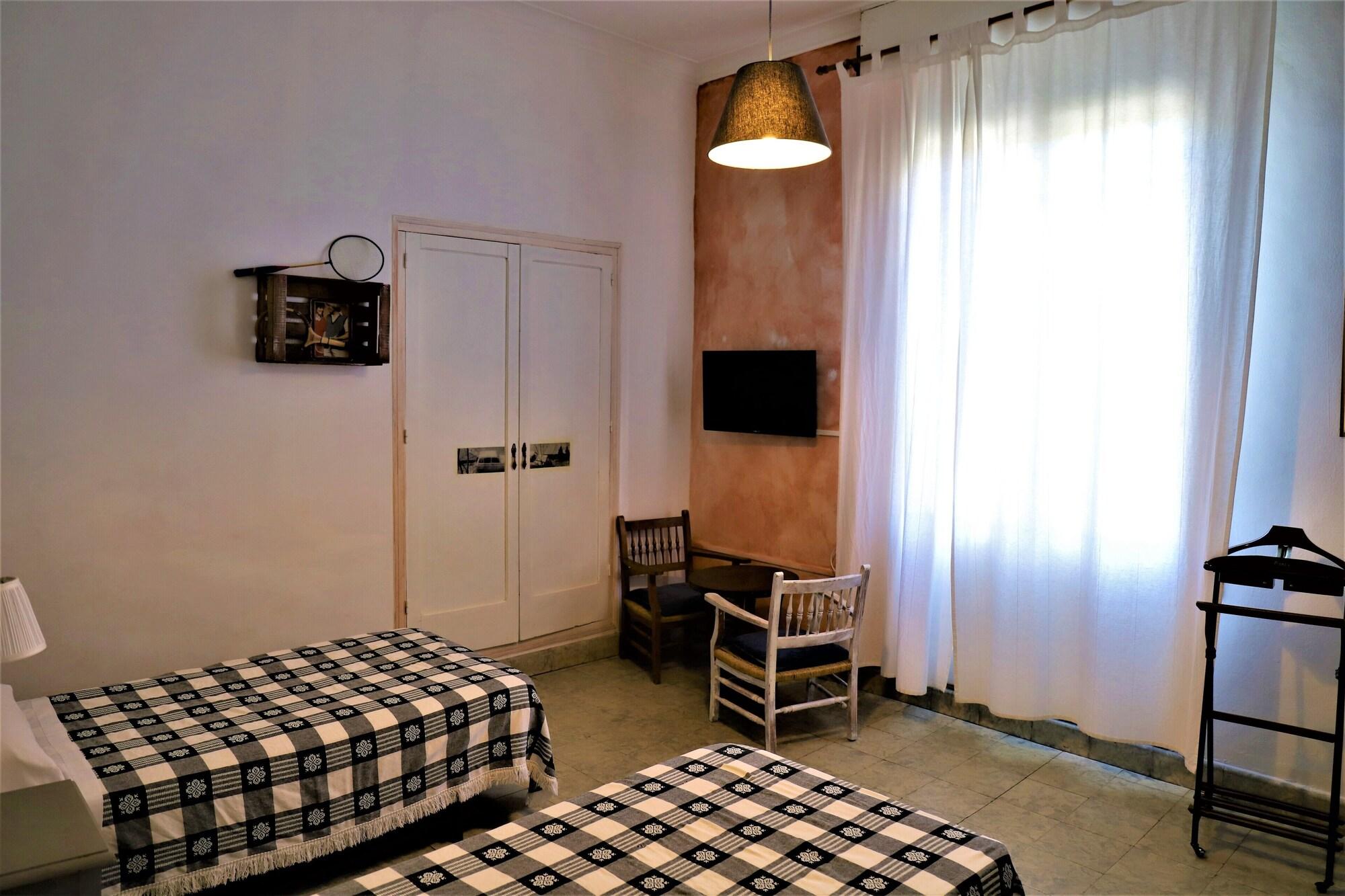 Set de Habitación Hostal Montsoliu