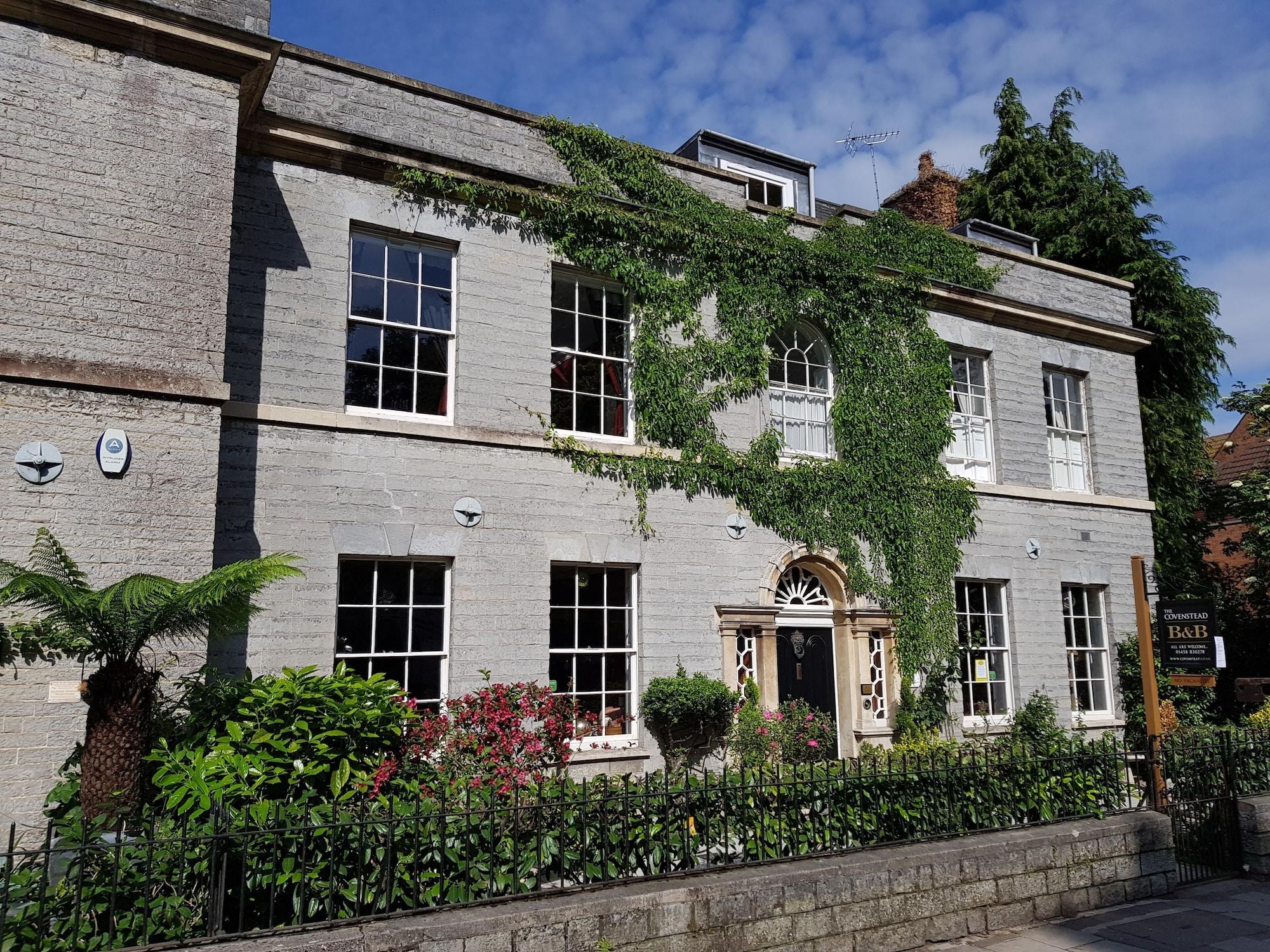 Varios The Covenstead