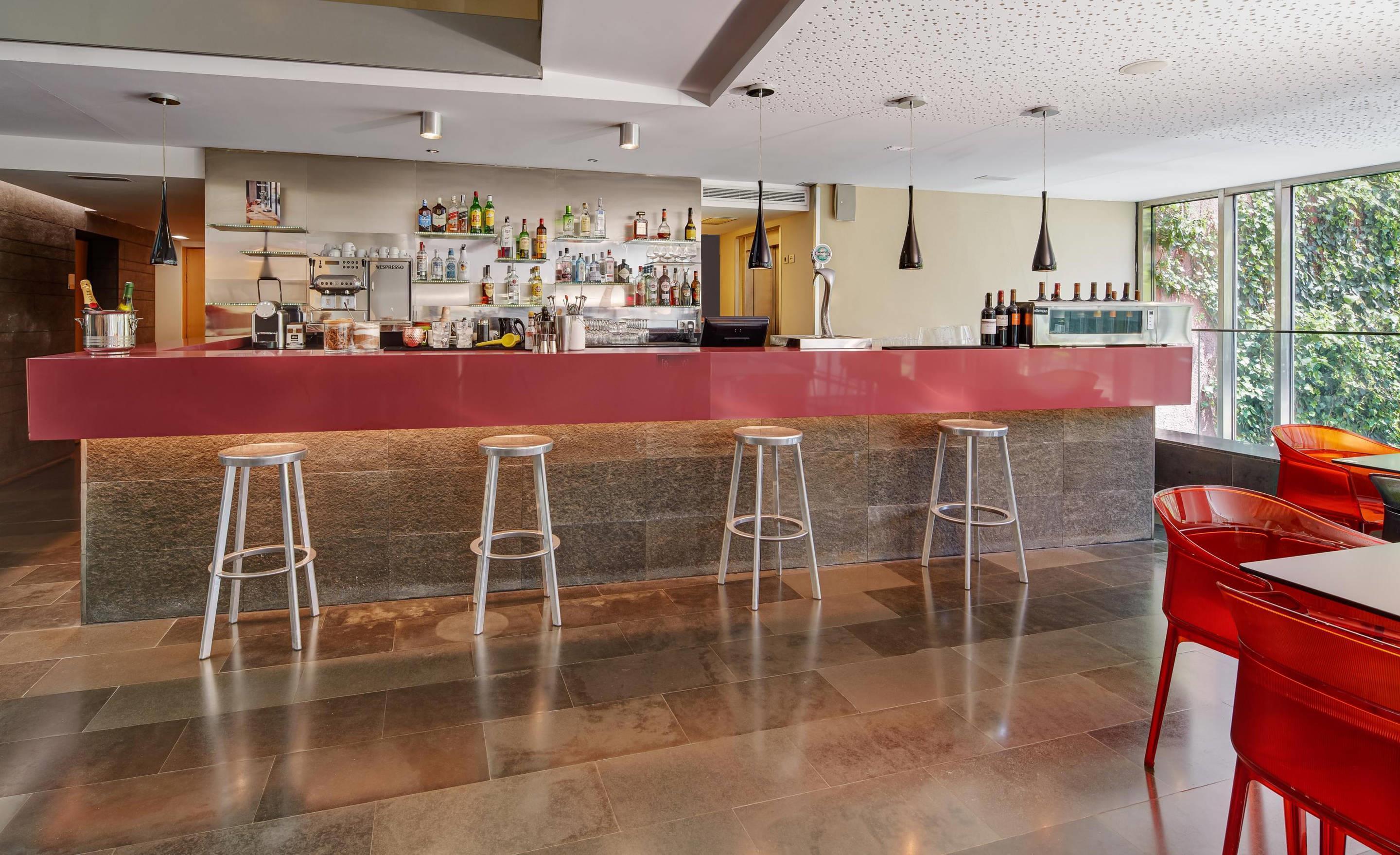 Bar/Salón Sercotel Rosellon