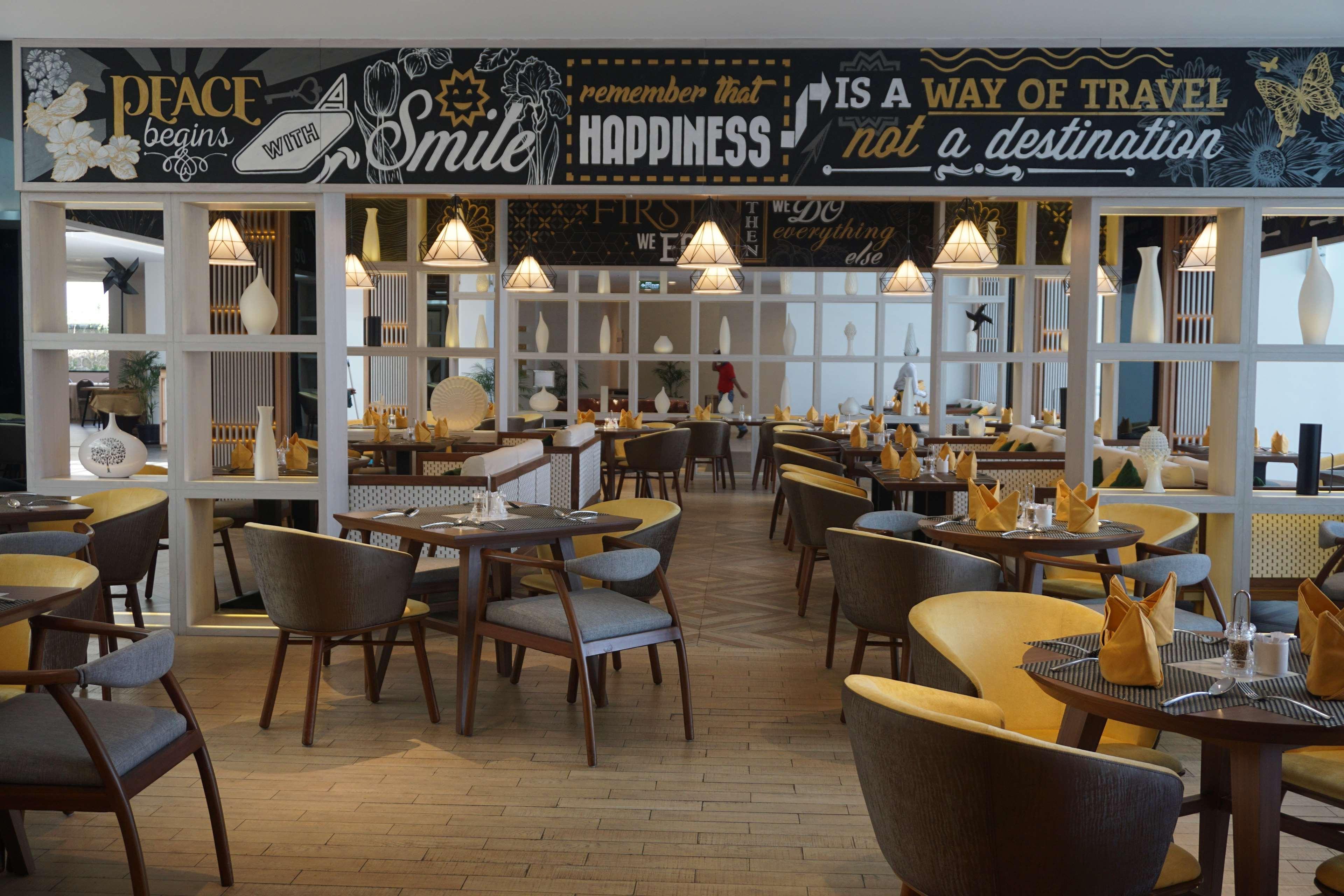 Restaurant Golden Tulip Holland Resort Batu