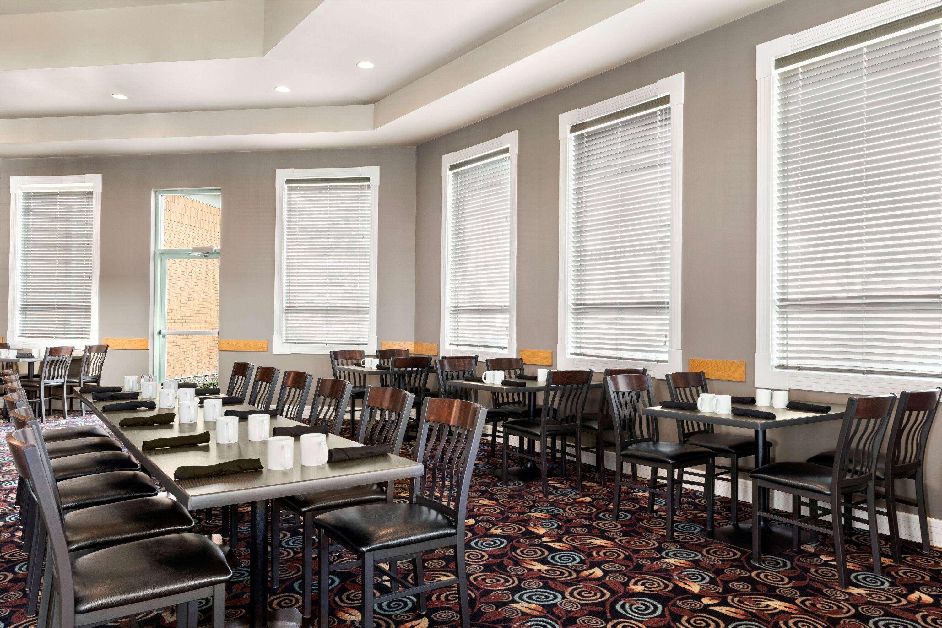 Restaurant Royal Hotel Calgary Trademark Collection Wyndham