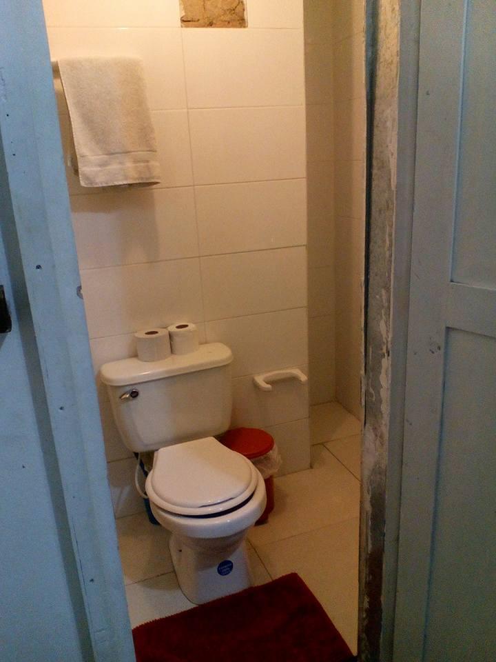 Baño Musicology Hostel