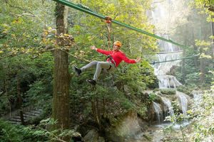 Actividad - Roller Zip: circuito de tirolinas en el Parque Ecoturistico Cola de Caballo