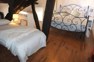 Alquiler Vacacional - Character 300 year old cottage 100 metres from the Loire, sleeps up to 5
