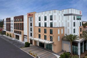 Alojamiento - Hilton Garden Inn San Jose Airport