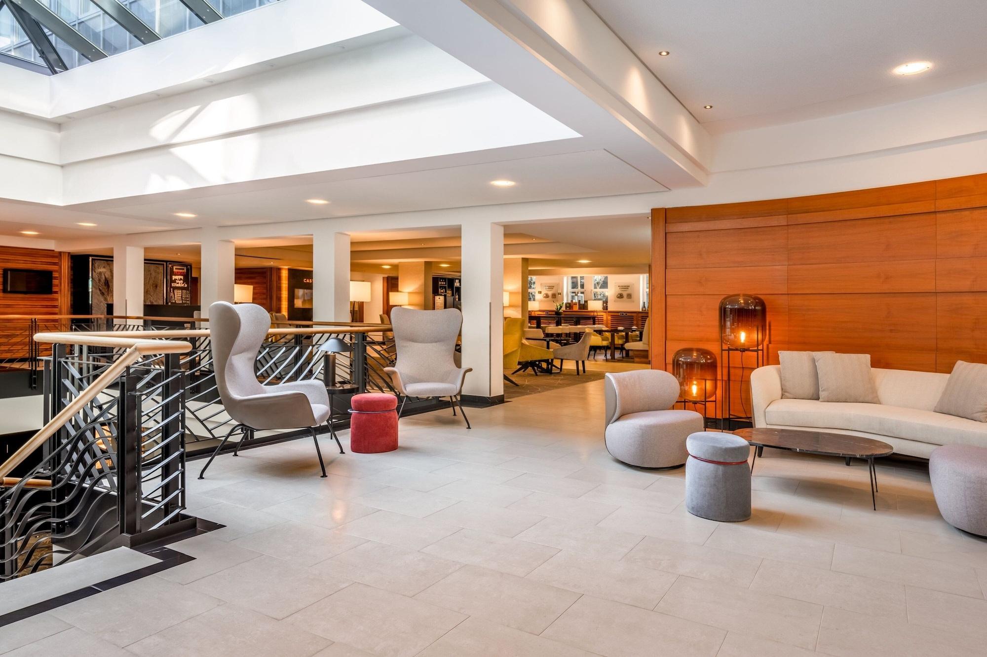 Vista Lobby Cologne Marriott Hotel