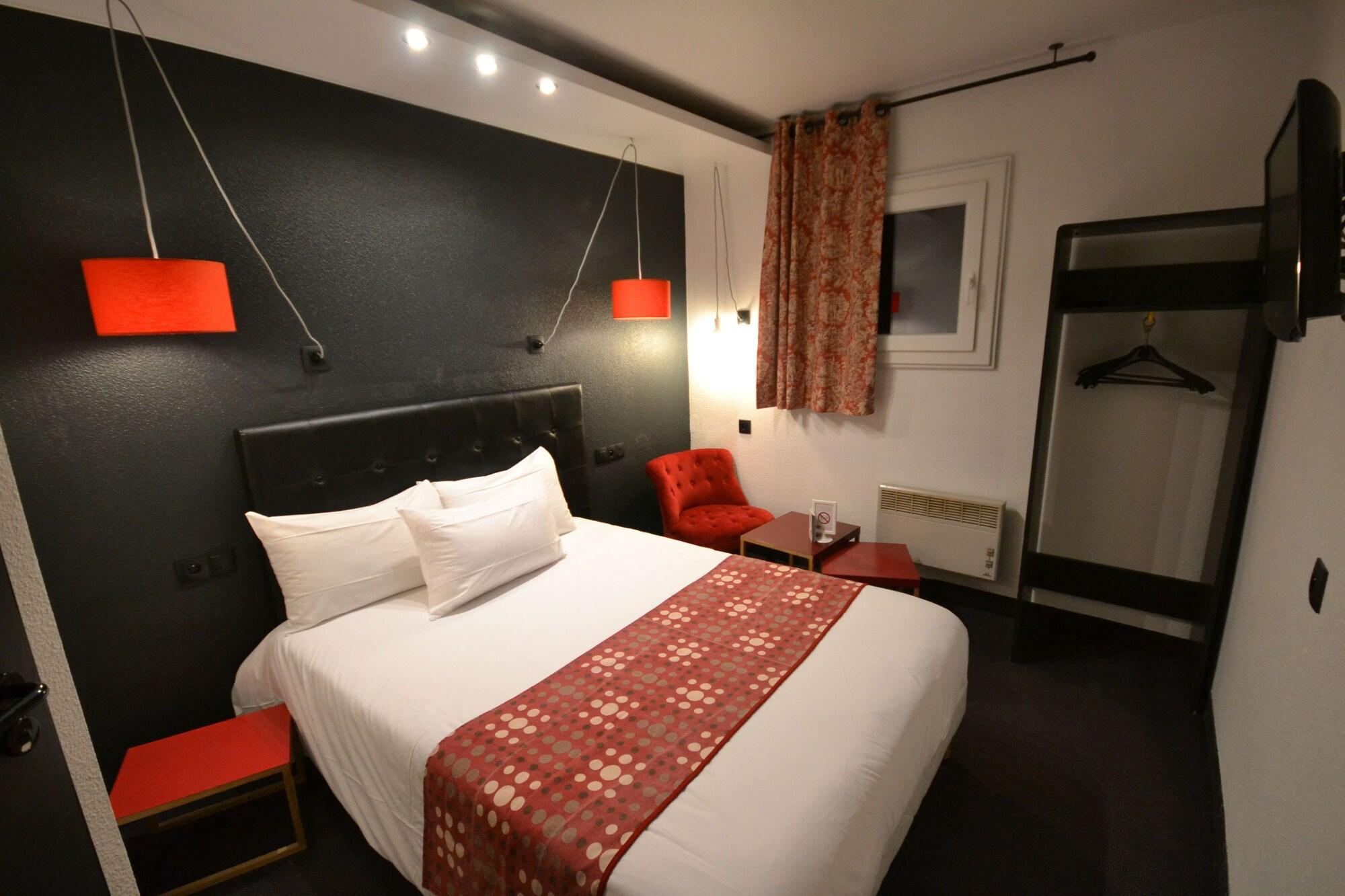 Varios Brit Hotel Baillet en France