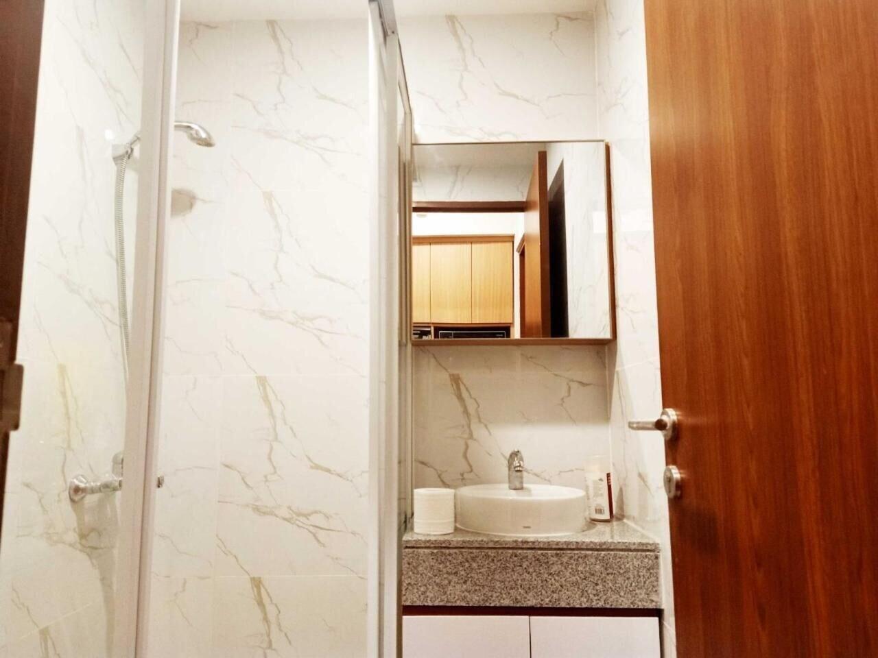 Equipamiento de Habitación Apartemen Grand Kamala Lagoon by Aparian