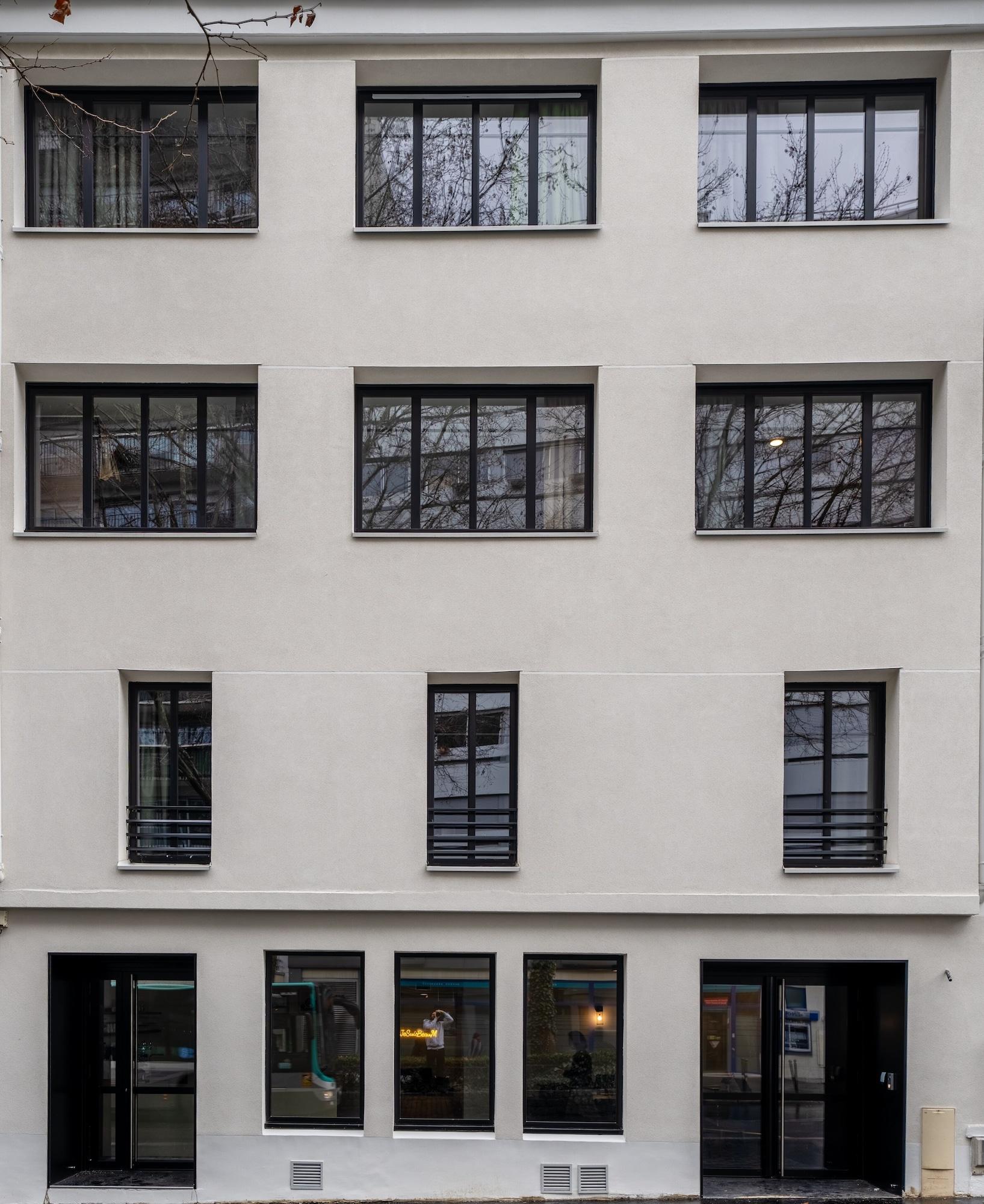 Vista Exterior Beau M Paris - Hostel