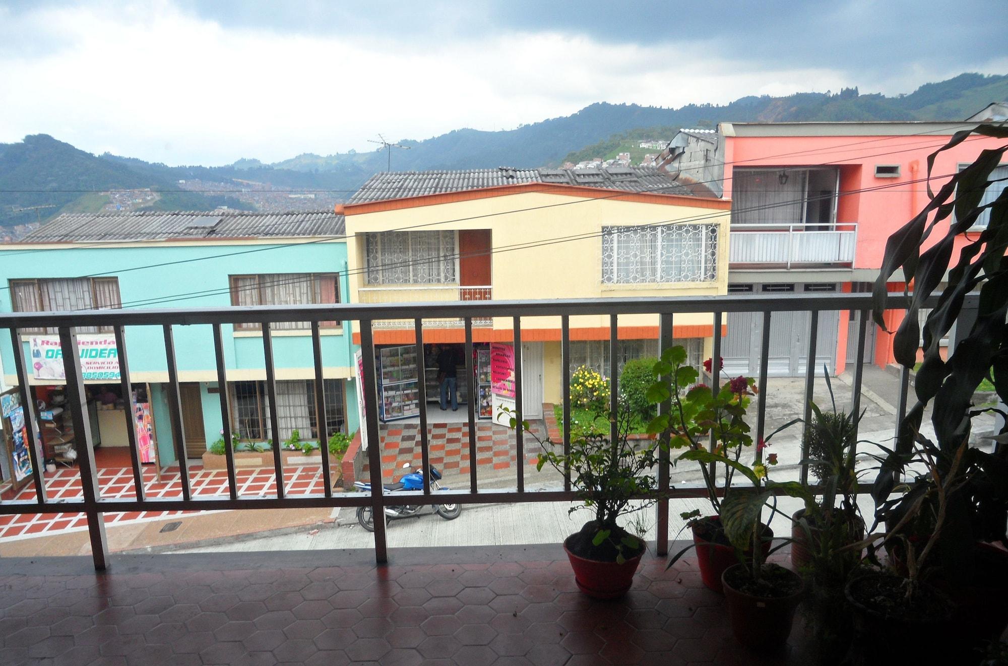 Comodidades del Alojamiento Casa Blanca Hostal Manizales - Hostel