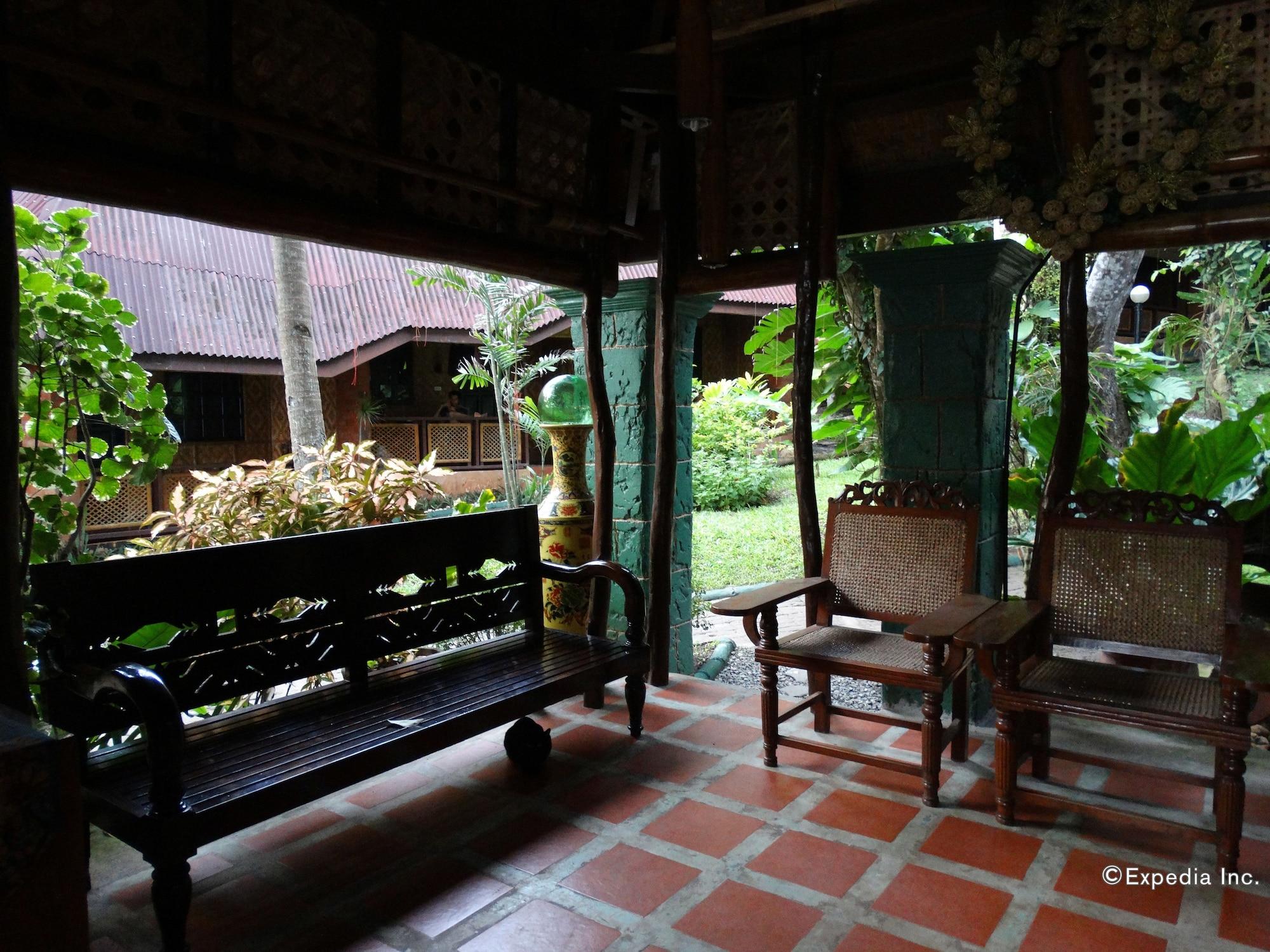 Vista Lobby Alona Tropical Beach Resort
