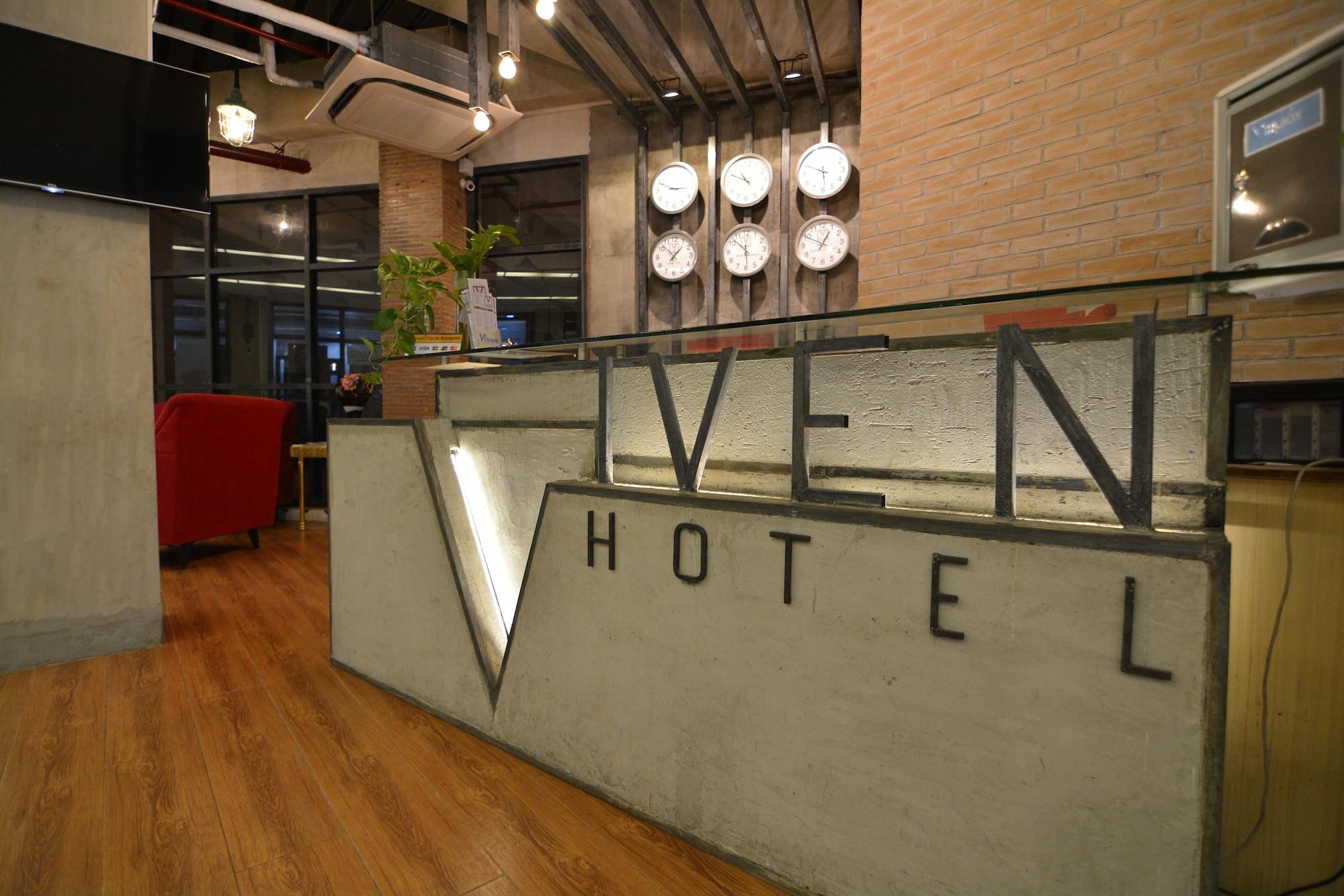 Varios Viven Hotel