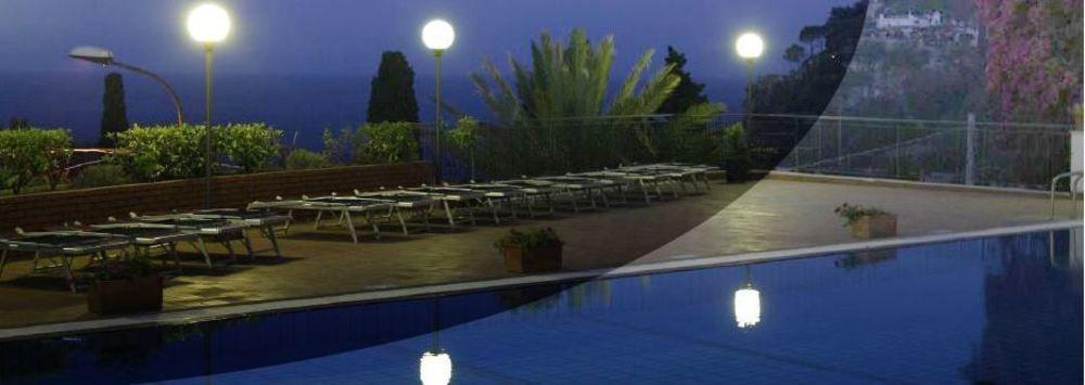 Vista Piscina Hotel Villa Esperia