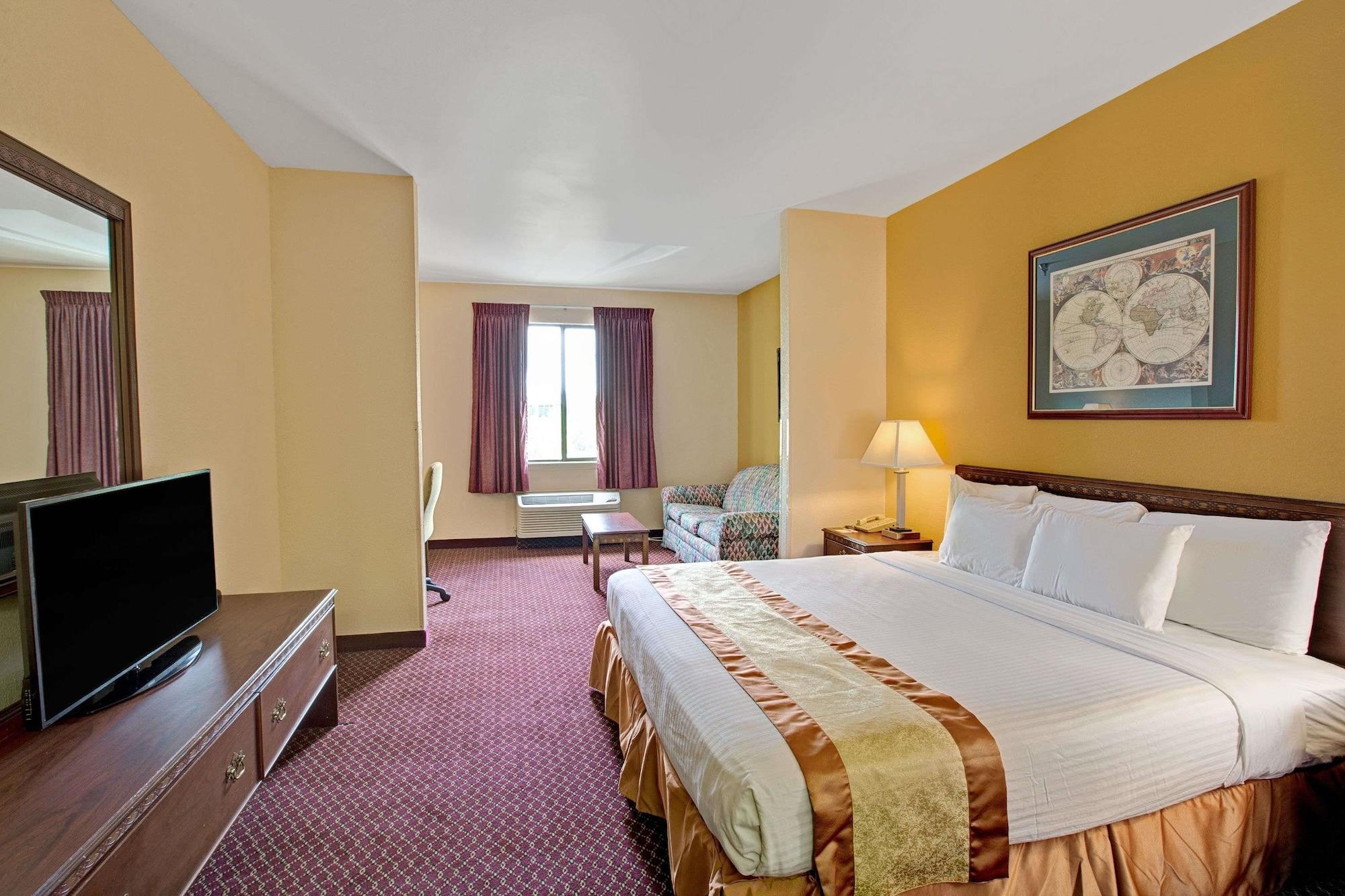 Habitación Days Inn & Suites by Wyndham Hickory