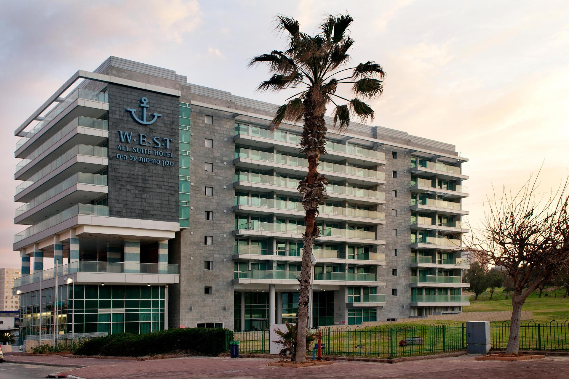 Vista Exterior West All Suite Boutique Ashdod