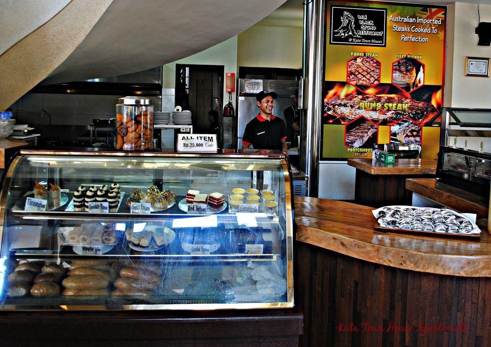 Restaurant Kuta Townhouse Apartments