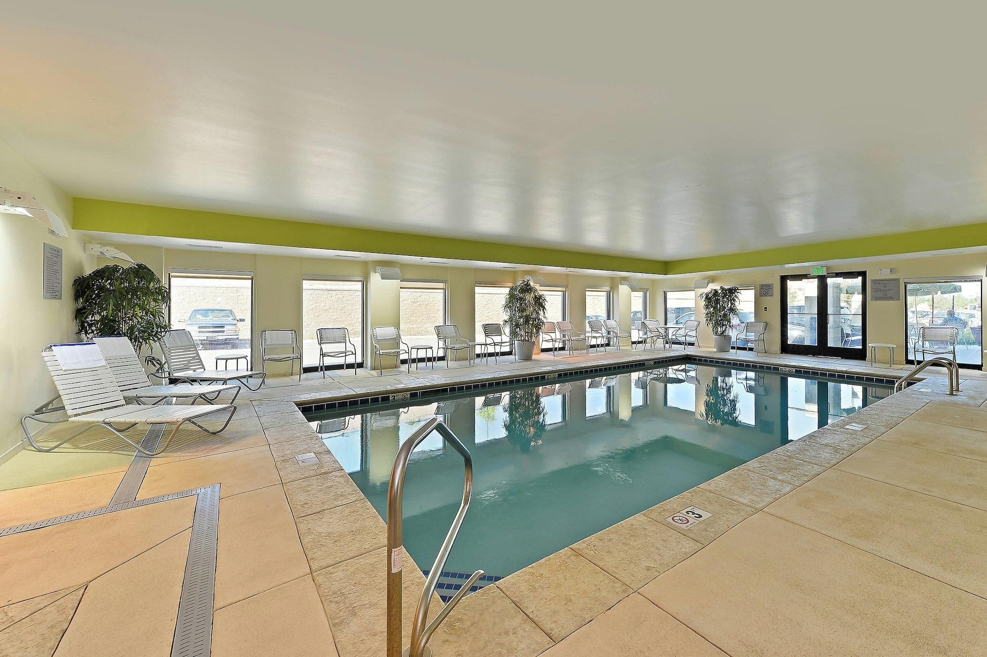 Vista Piscina Fairfield Inn & Suites by Marriott Denver Aurora / Parker