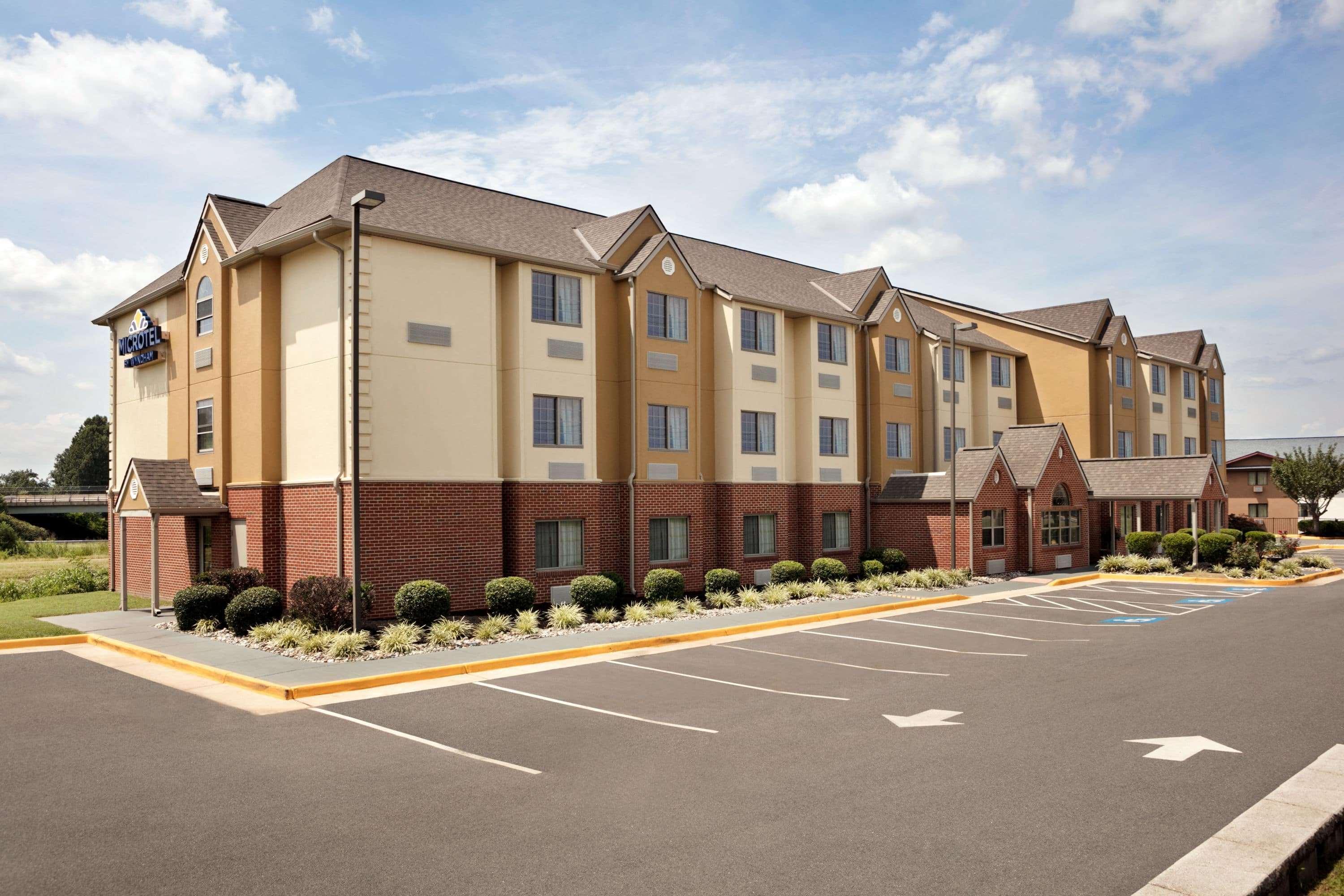 Vista Exterior Microtel Inn & Suites by Wyndham Culpeper