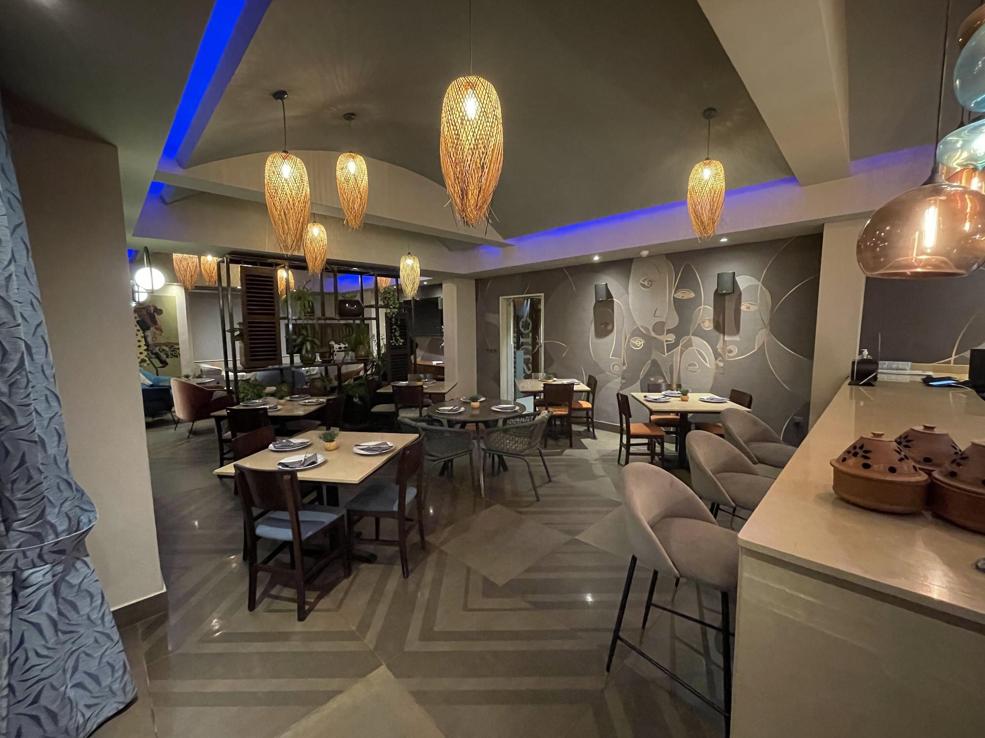 Restaurant Roots Hotel Apartment