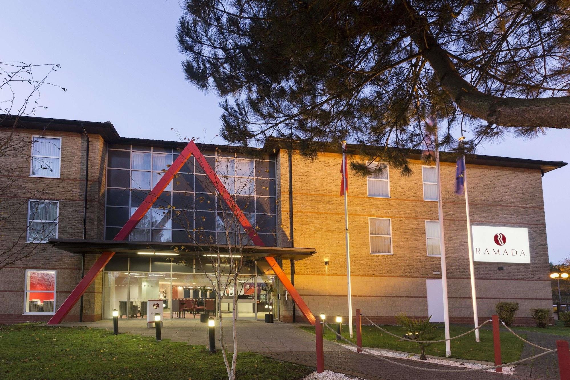 Varios Ramada by Wyndham London Stansted Airport