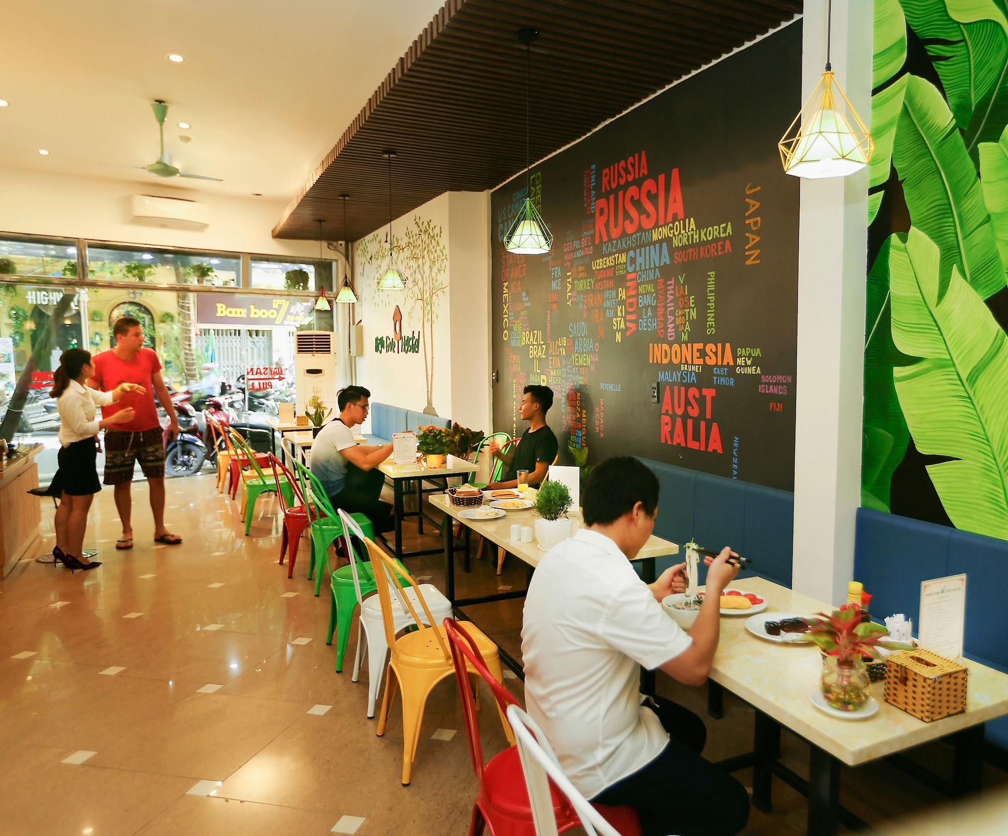 Bar/Salón Hanoi High Five Hostel