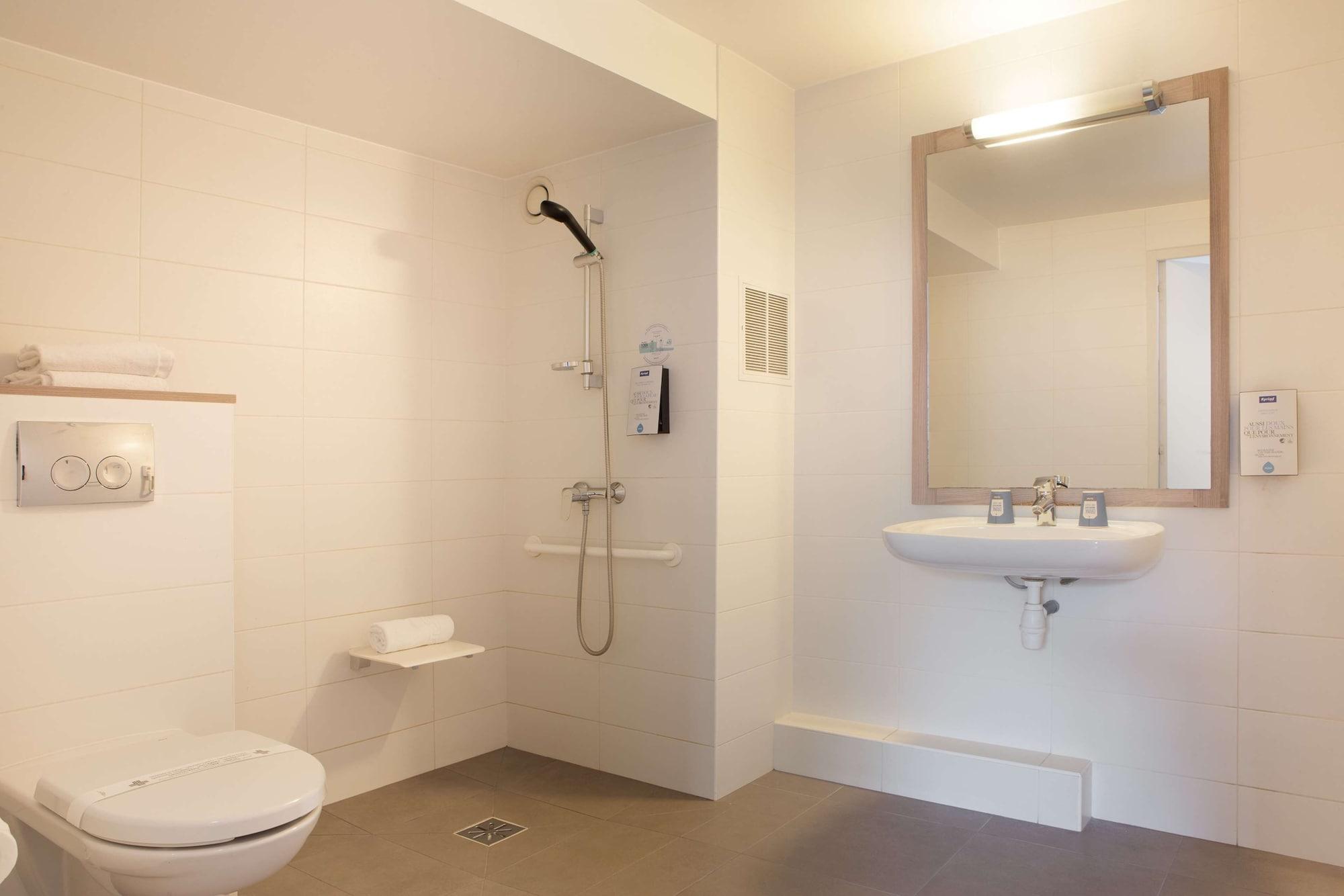 Equipamiento de Habitación KYRIAD PARIS EST - Bois de Vincennes