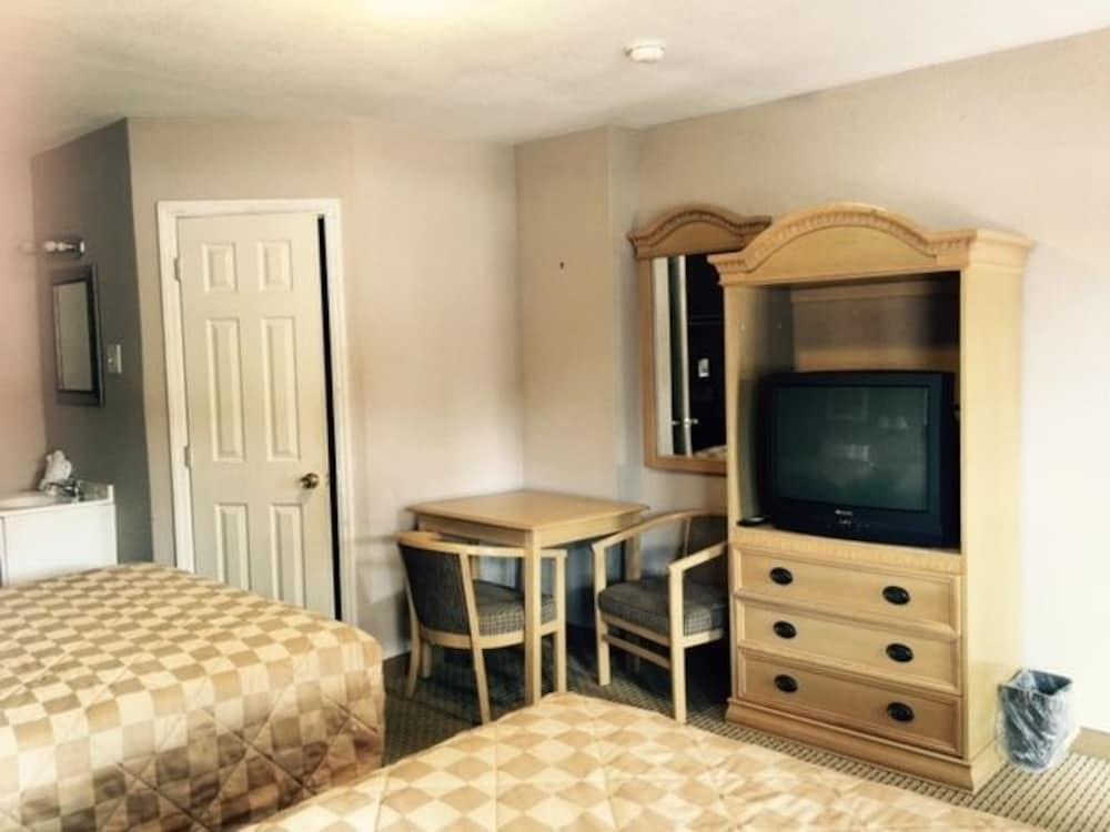 Varios LaBelle Motel