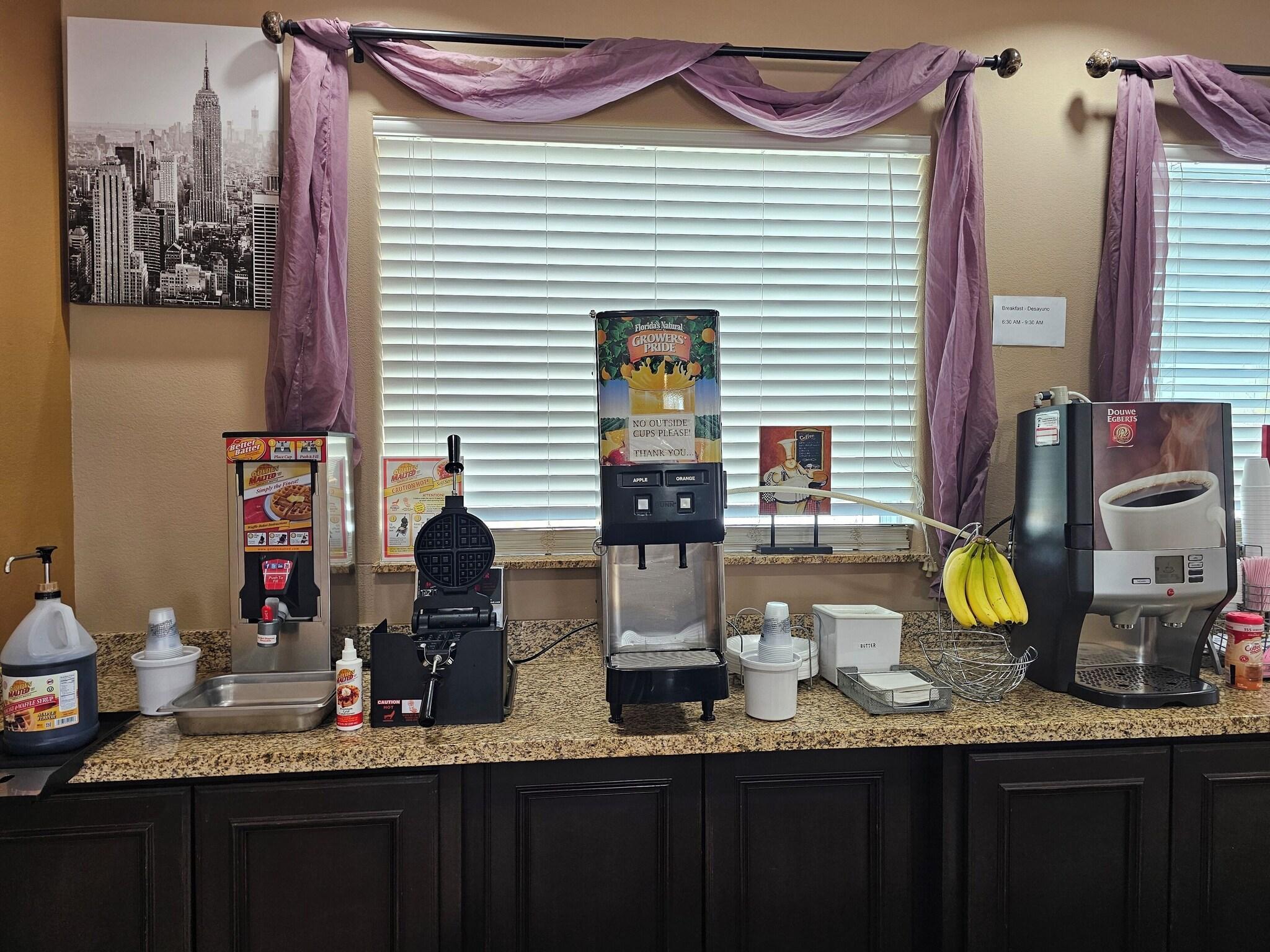 Restaurant Executive Inn and Suites