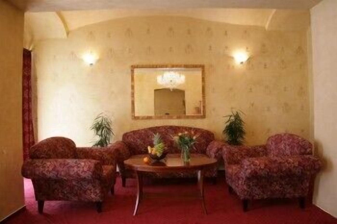 Vista Lobby Hotel Rous