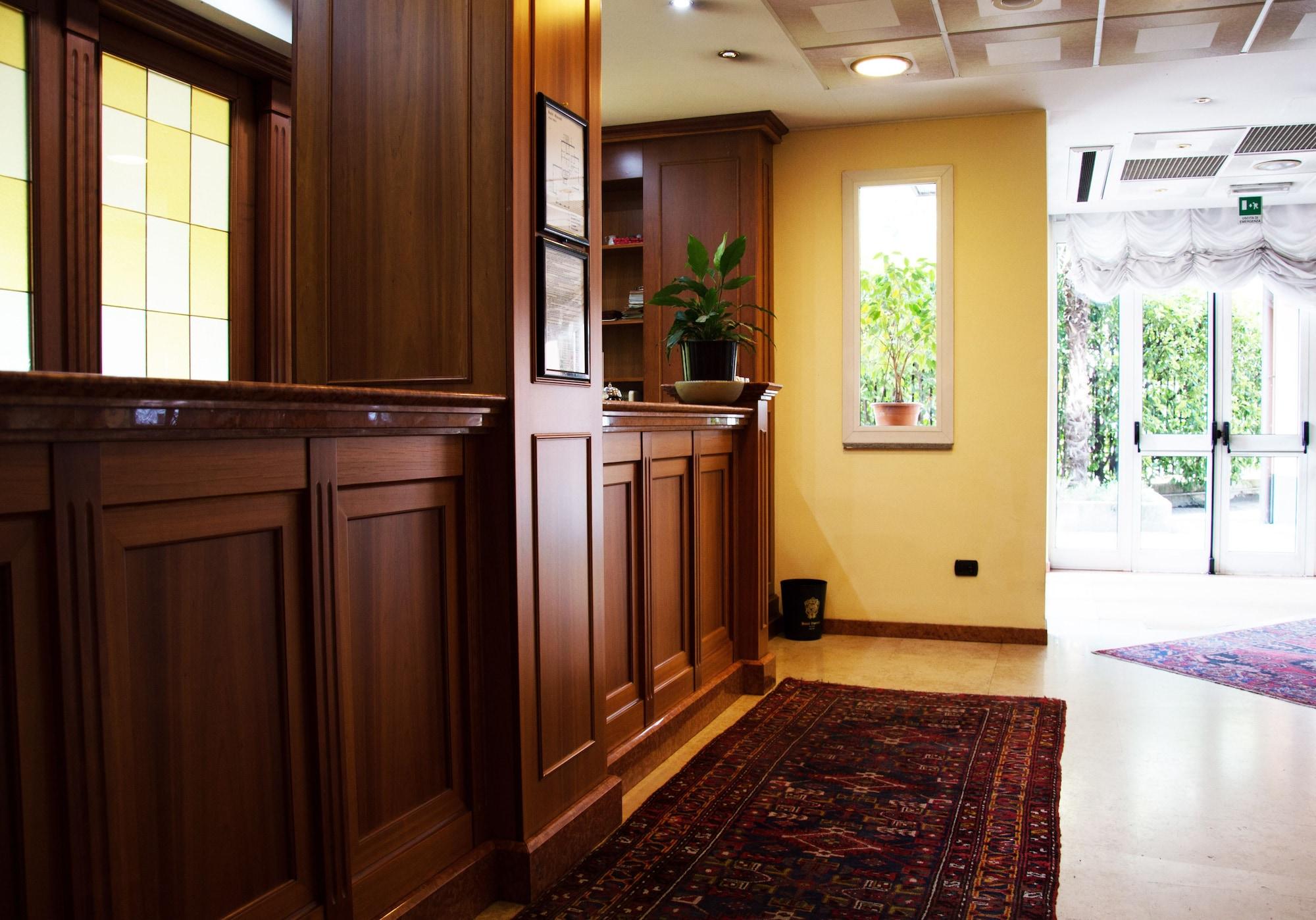 Vista Lobby Hotel Visconti