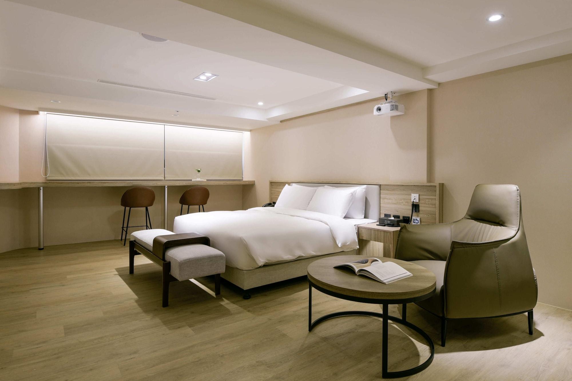 Varios Spring's Rhapsody Hotel