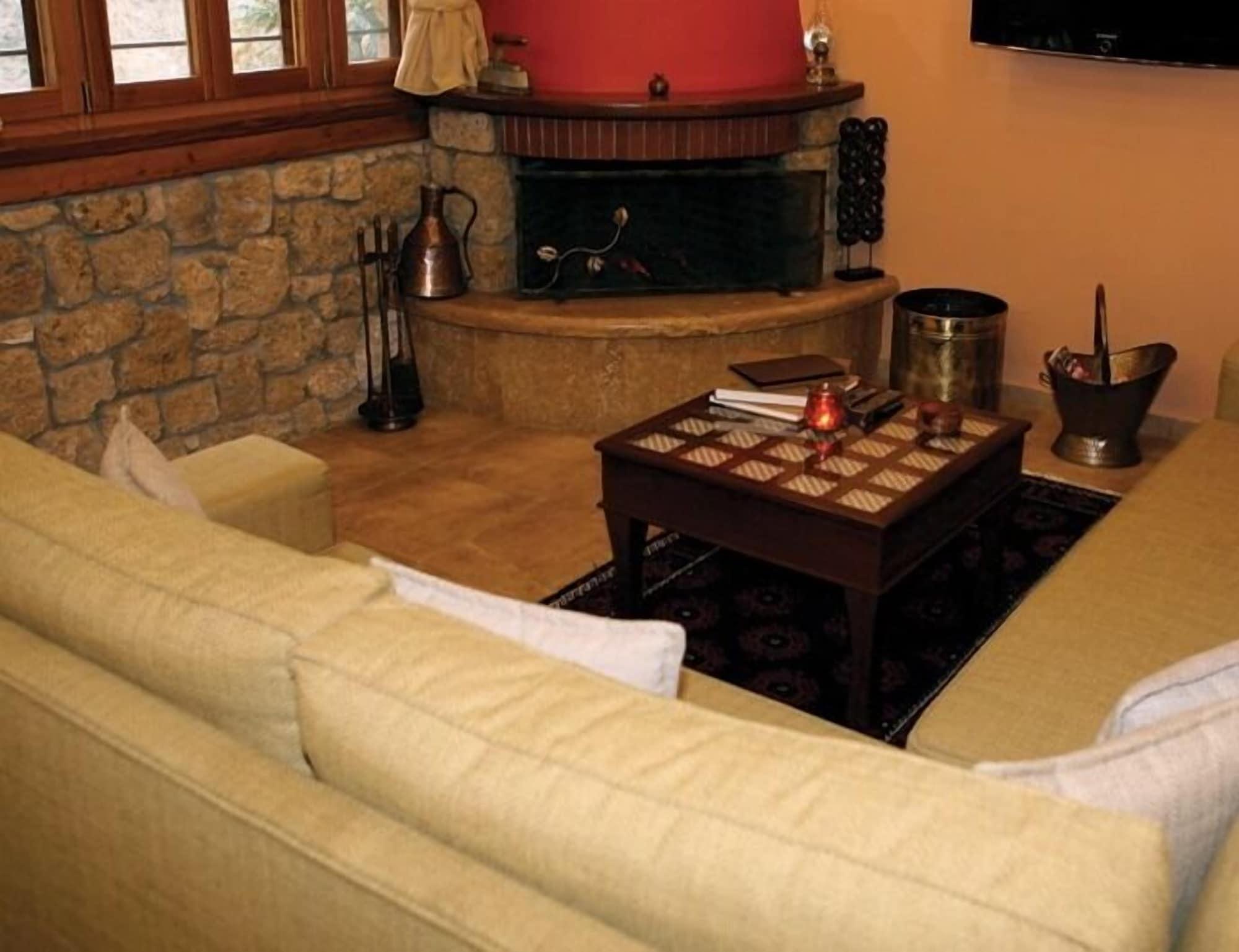 Vista Lobby Roes Suites