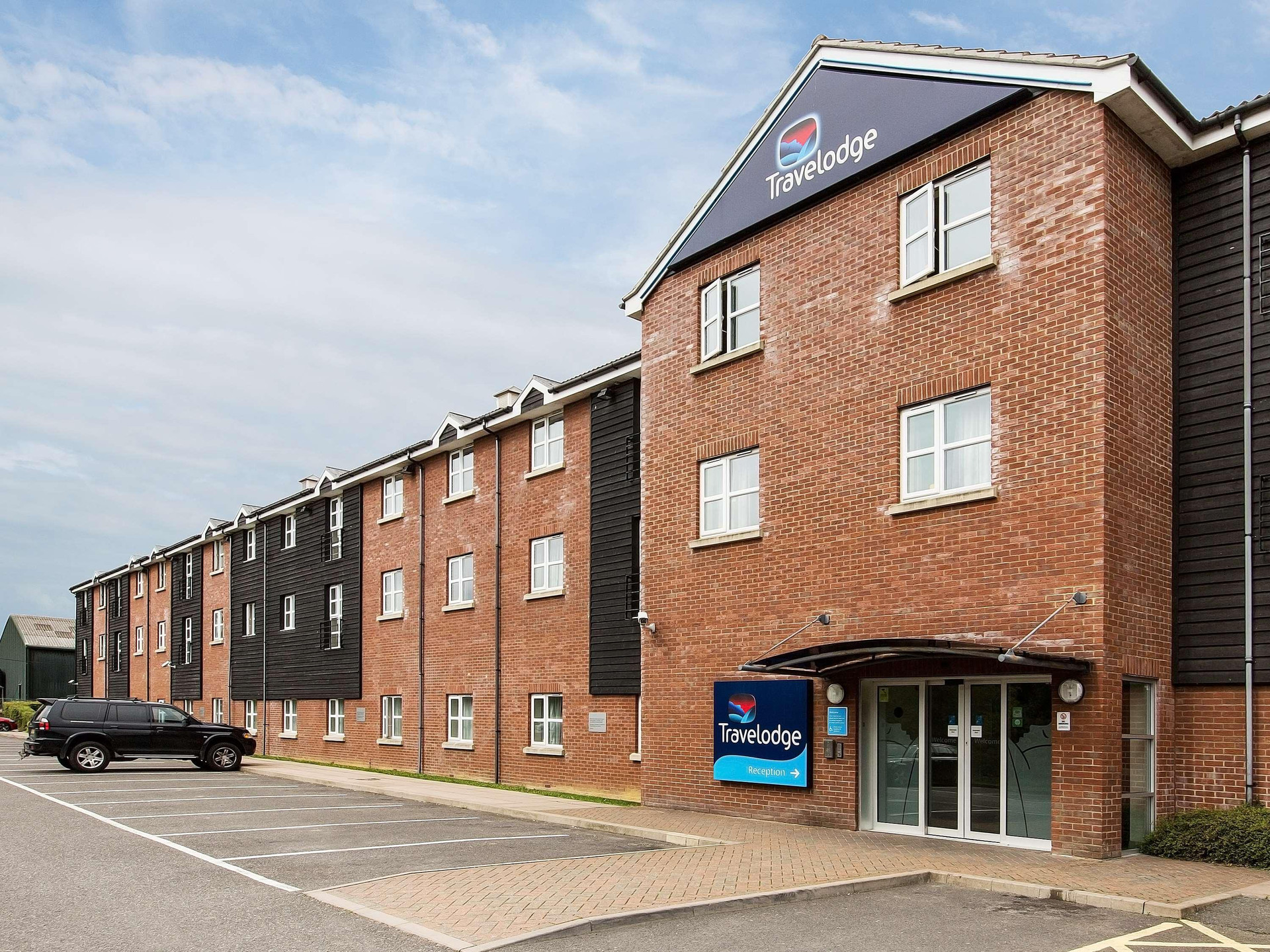 Vista Exterior Travelodge Stansted Great Dunmow