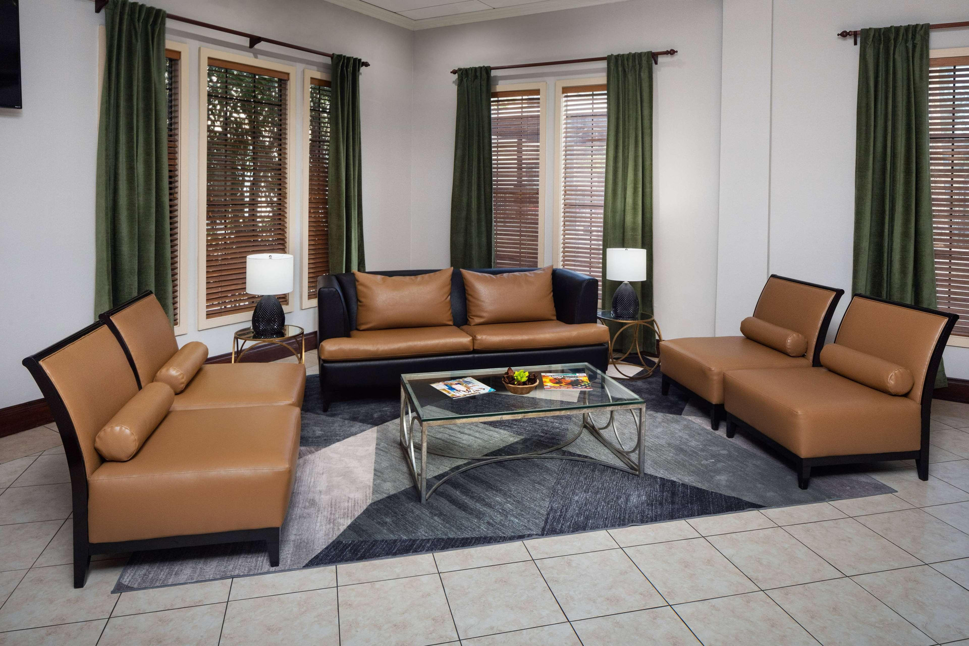 Vista Lobby Wyndham Tucson Airport Hotel & Conference Center