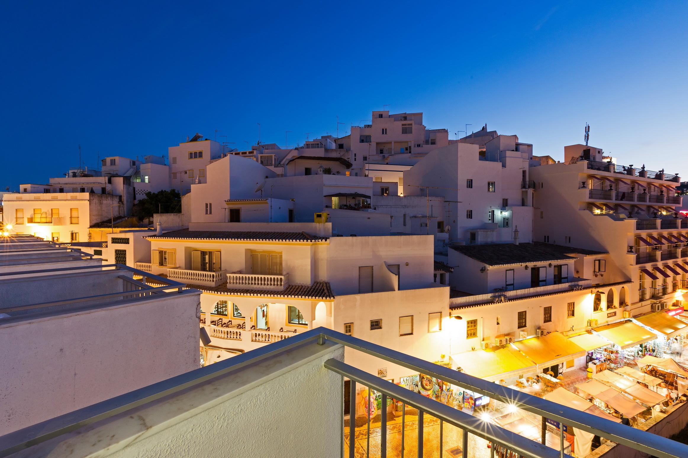 Vista Exterior Hotel Baltum