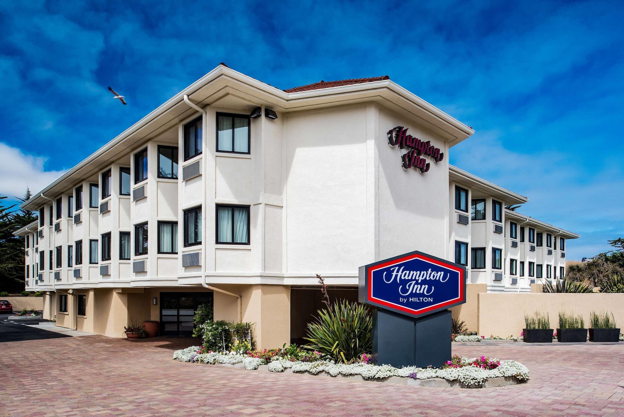 Vista Exterior Hampton Inn Monterey