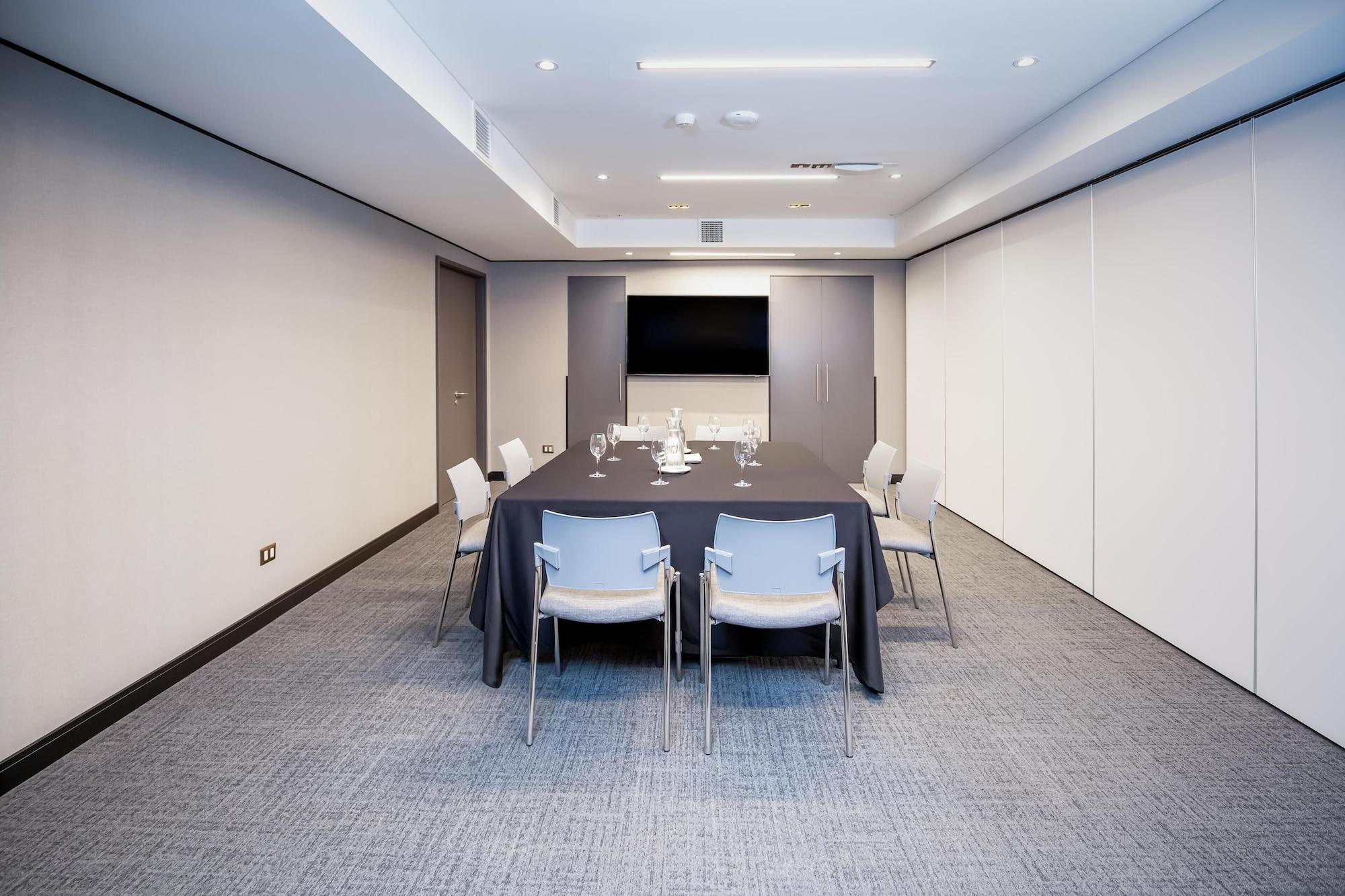 Sala de reuniões Tru By Hilton Chillan Ferrat