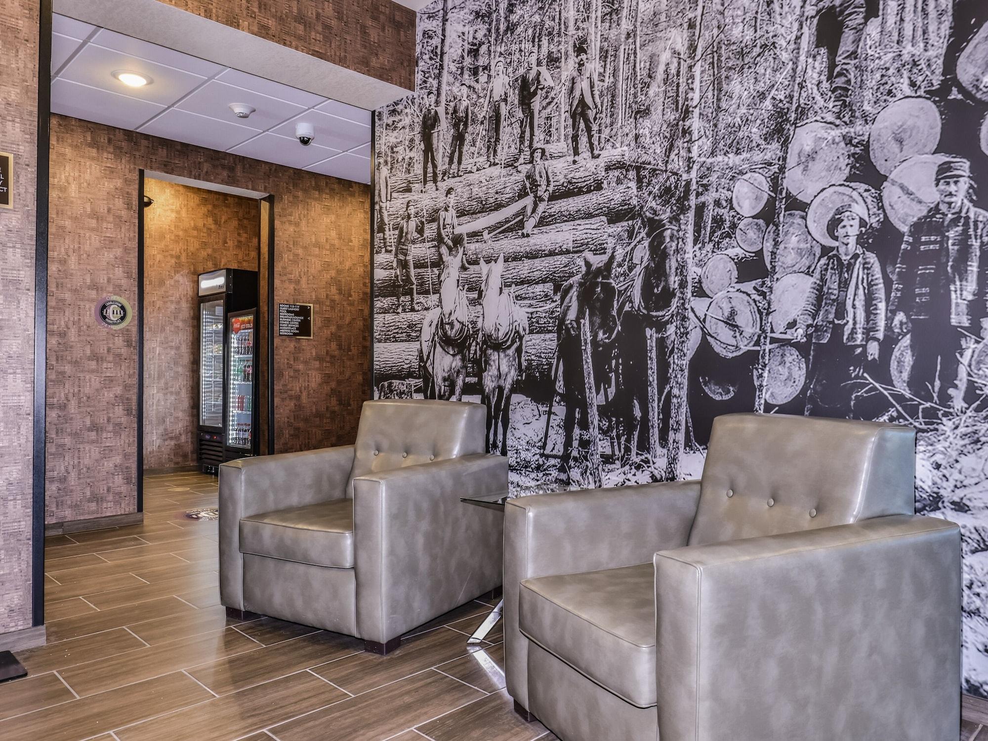 Vista Lobby Cobblestone Hotel & Suites - Rhinelander