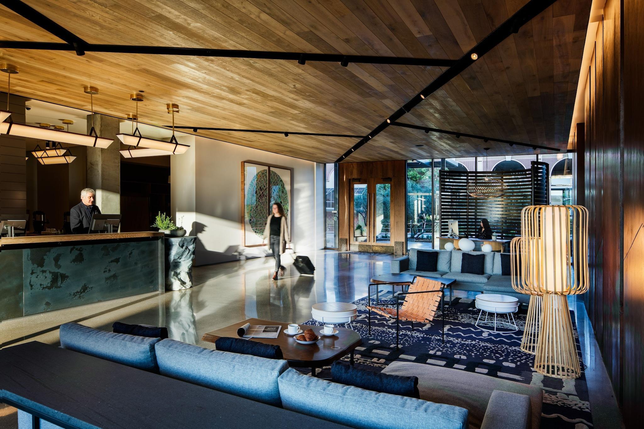 Vista Lobby Hotel San Luis Obispo