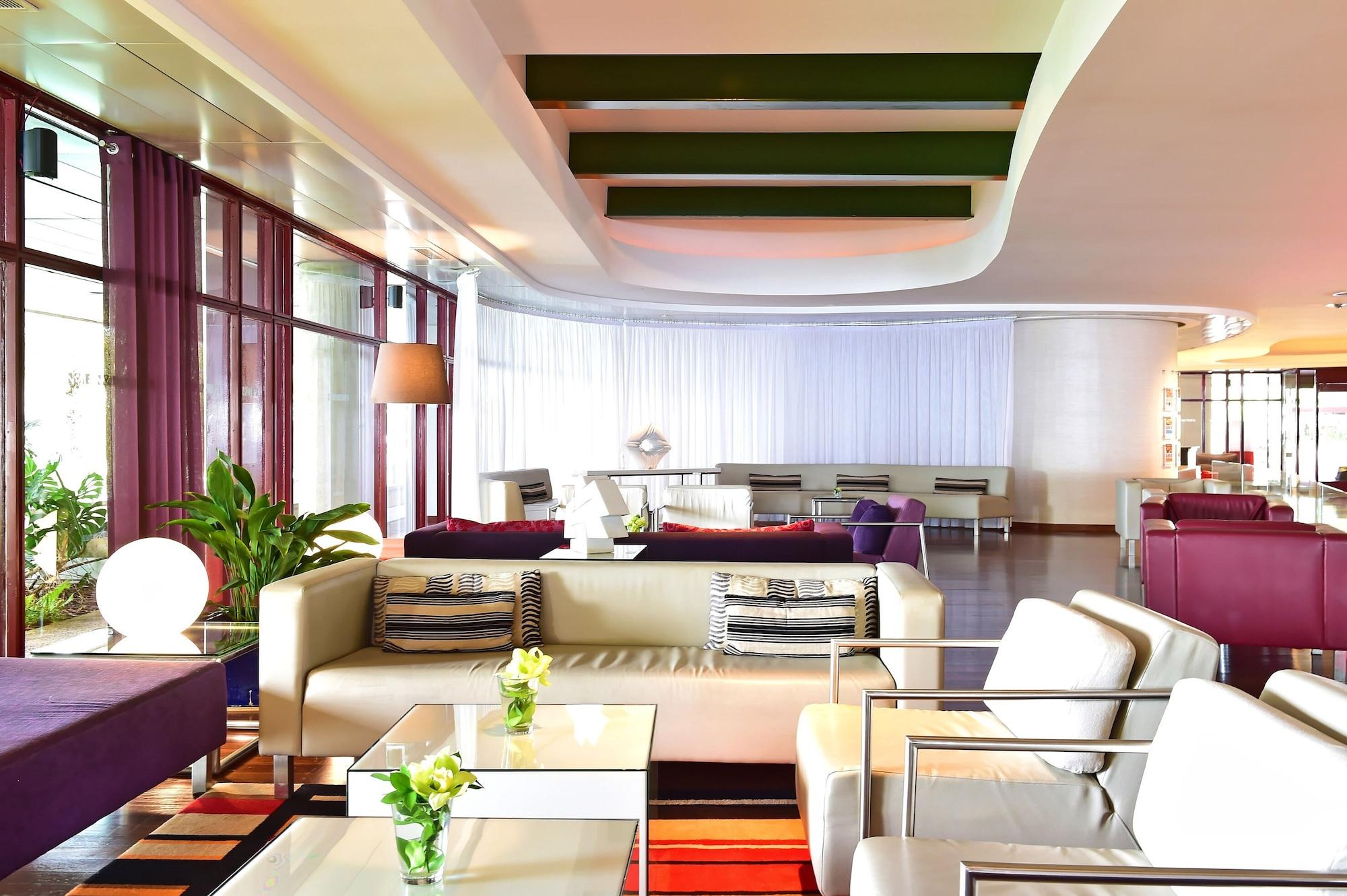 Vista Lobby Pestana Promenade Ocean Resort Hotel